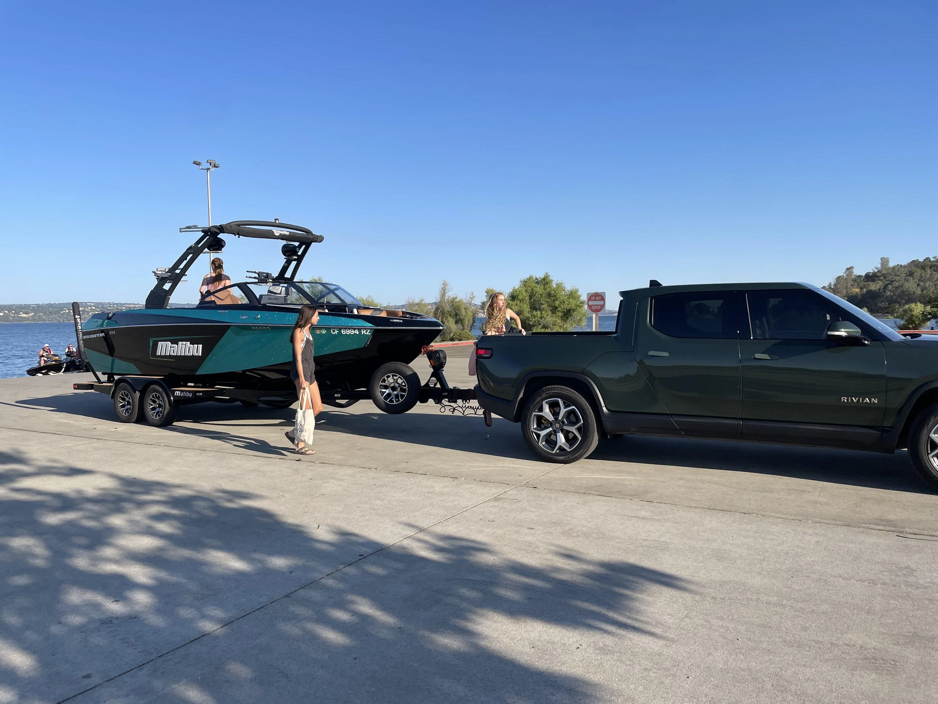 Rivian R1T R1S R1S Boat Launch 7ABA6CA3-9C4E-4F29-88D4-072BB7C4932A