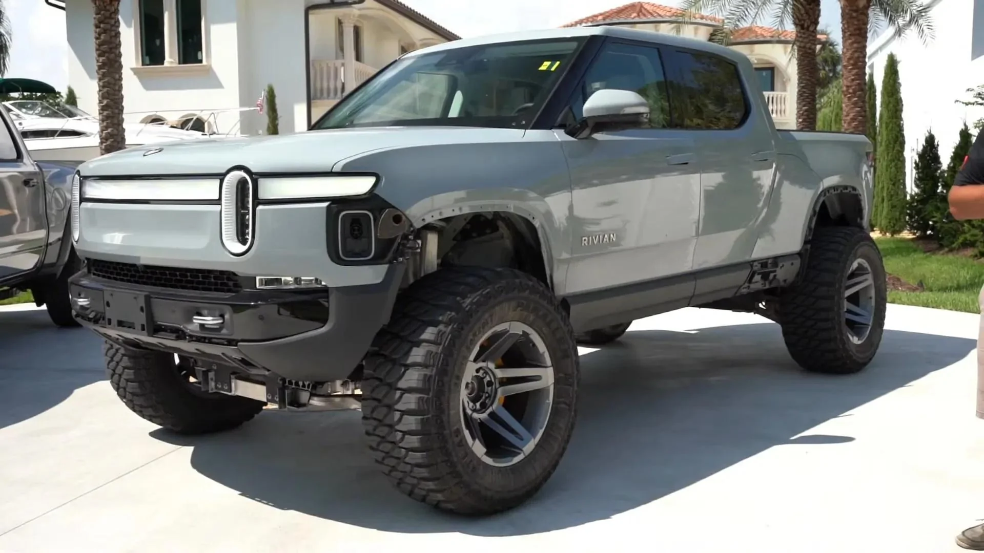 Rivian R1T R1S Lifted Rivian R1T on lift kit and 38s!! + Drag Race vs. Ram TRX Rivian-R1T-Lift-Kit-2