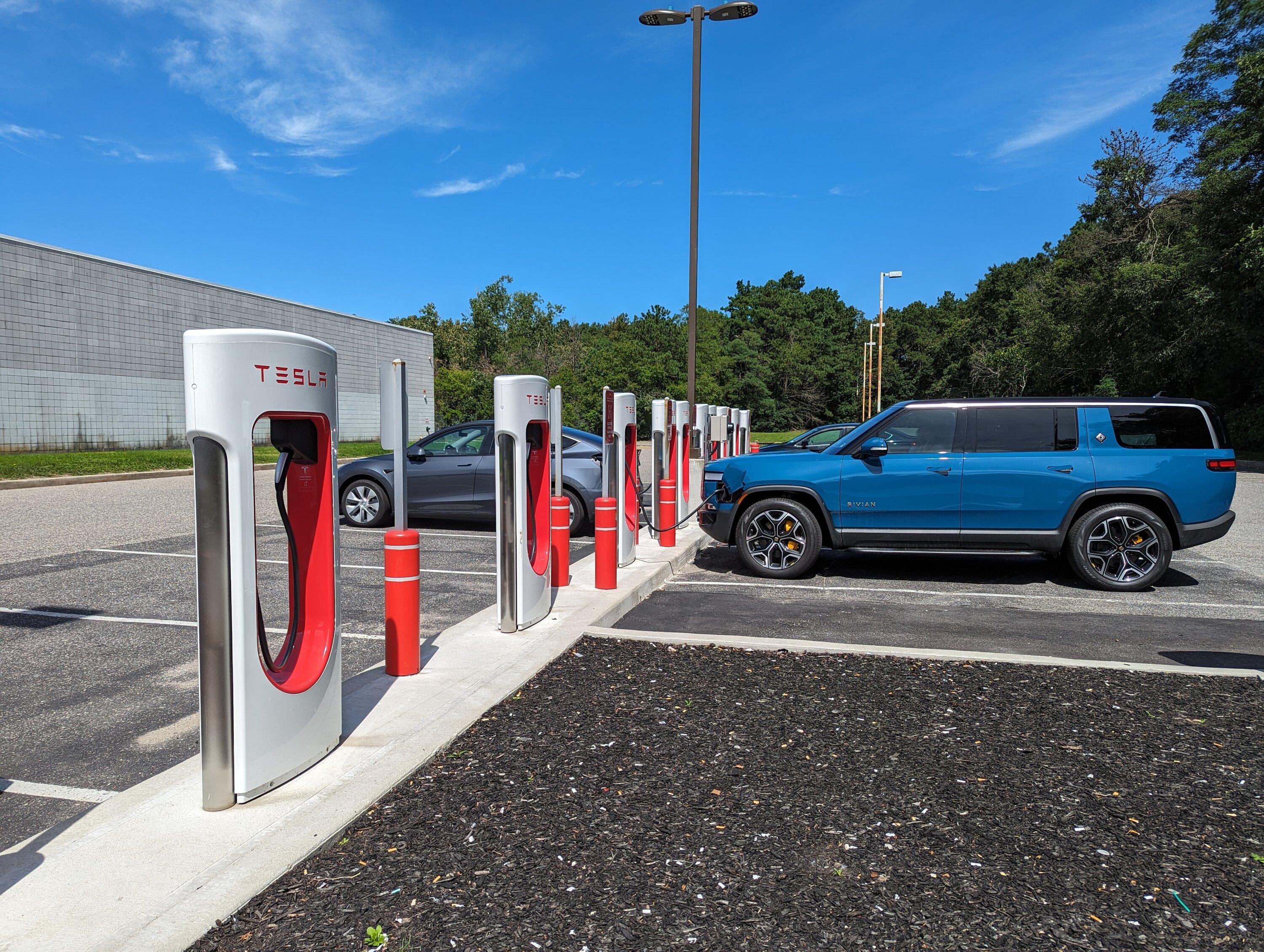 Rivian R1T R1S Anyone charged at a Tesla Supercharging station? 1000004379