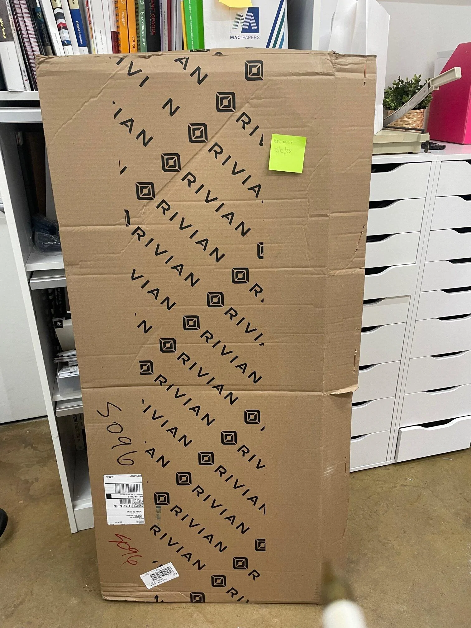 Rivian R1T R1S Rivian Tailgate Pad IMG_5775