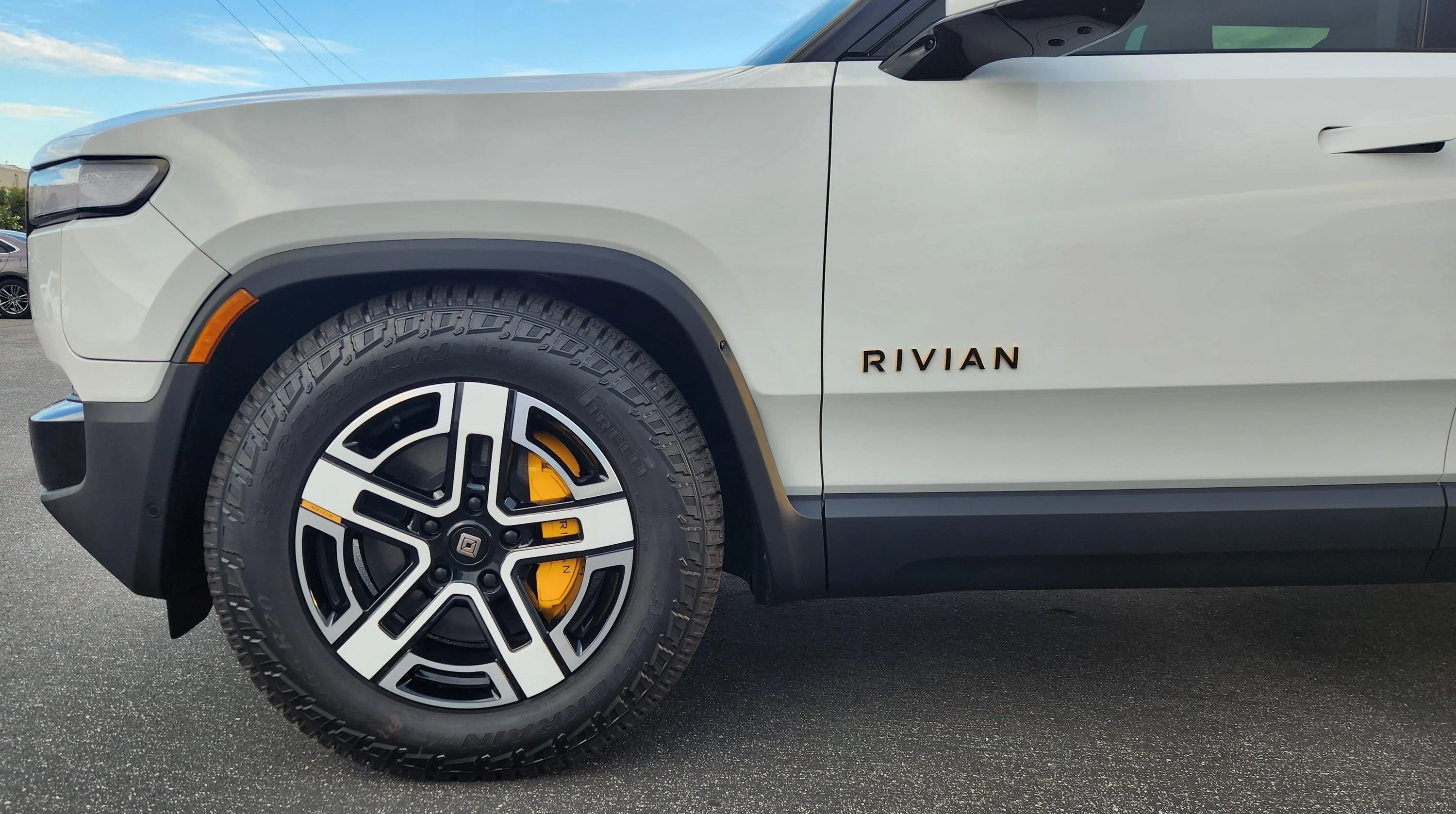 Rivian R1T R1S 20" All-Terrain Bright white decal options 20230911_072917 (2)