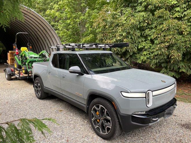 Rivian R1T R1S Tractor Hauling 3E02%21111985&authkey=%21AIkJCzMQ3bSckLI&width=660