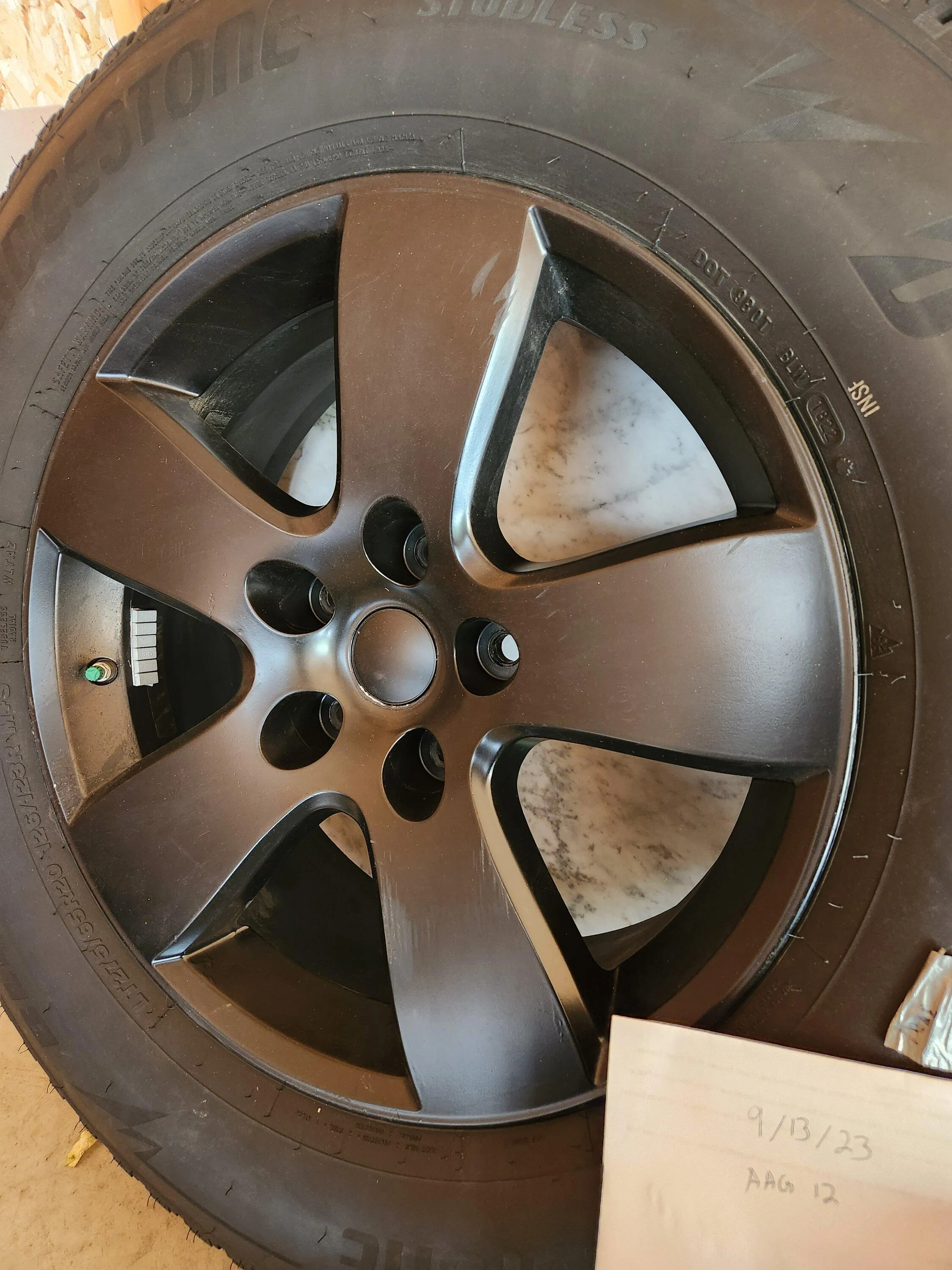 Rivian R1T R1S FS: Winter wheel & tire set 20230913_130858