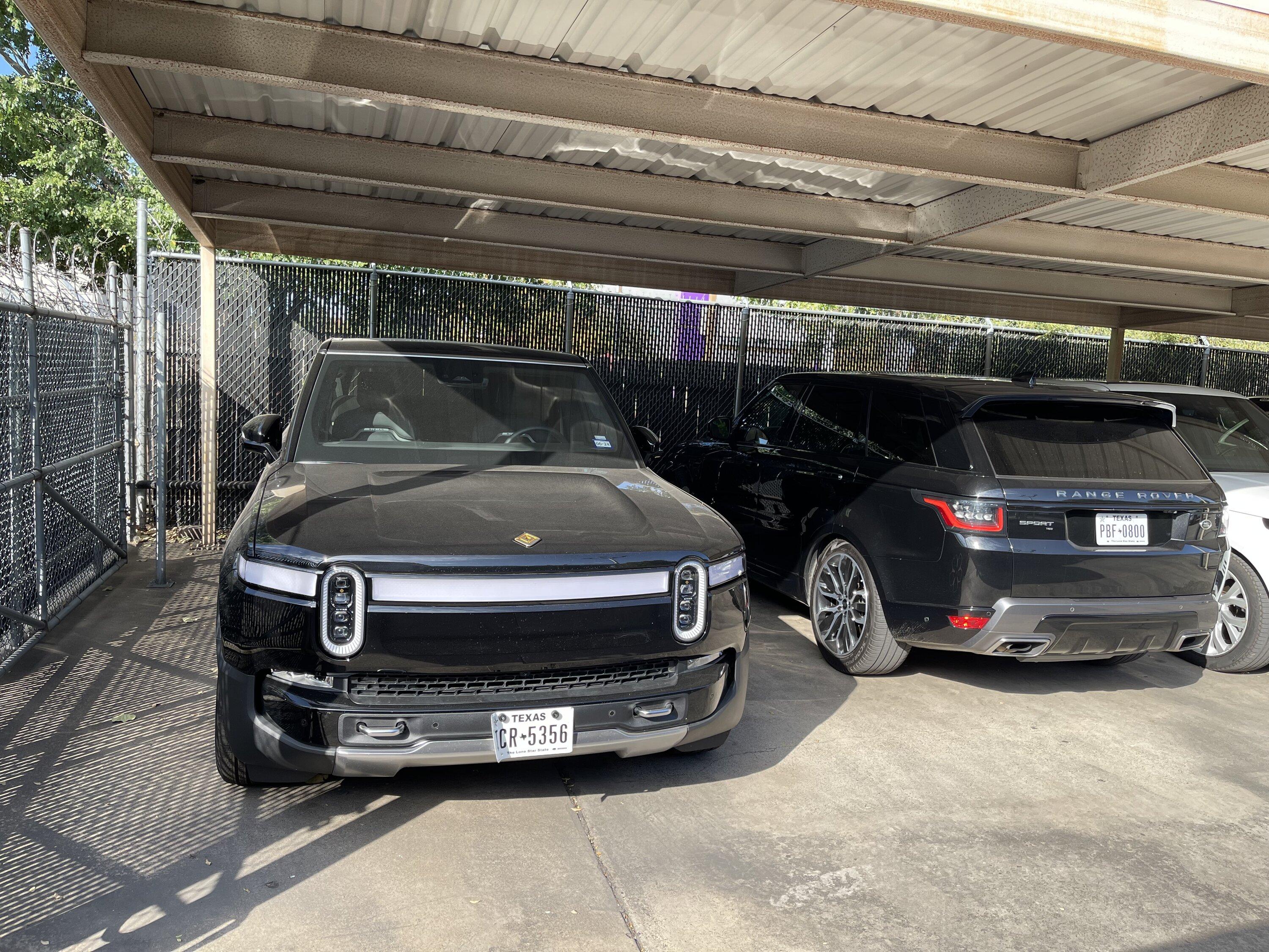 Rivian R1T R1S Sexy! IMG_3642