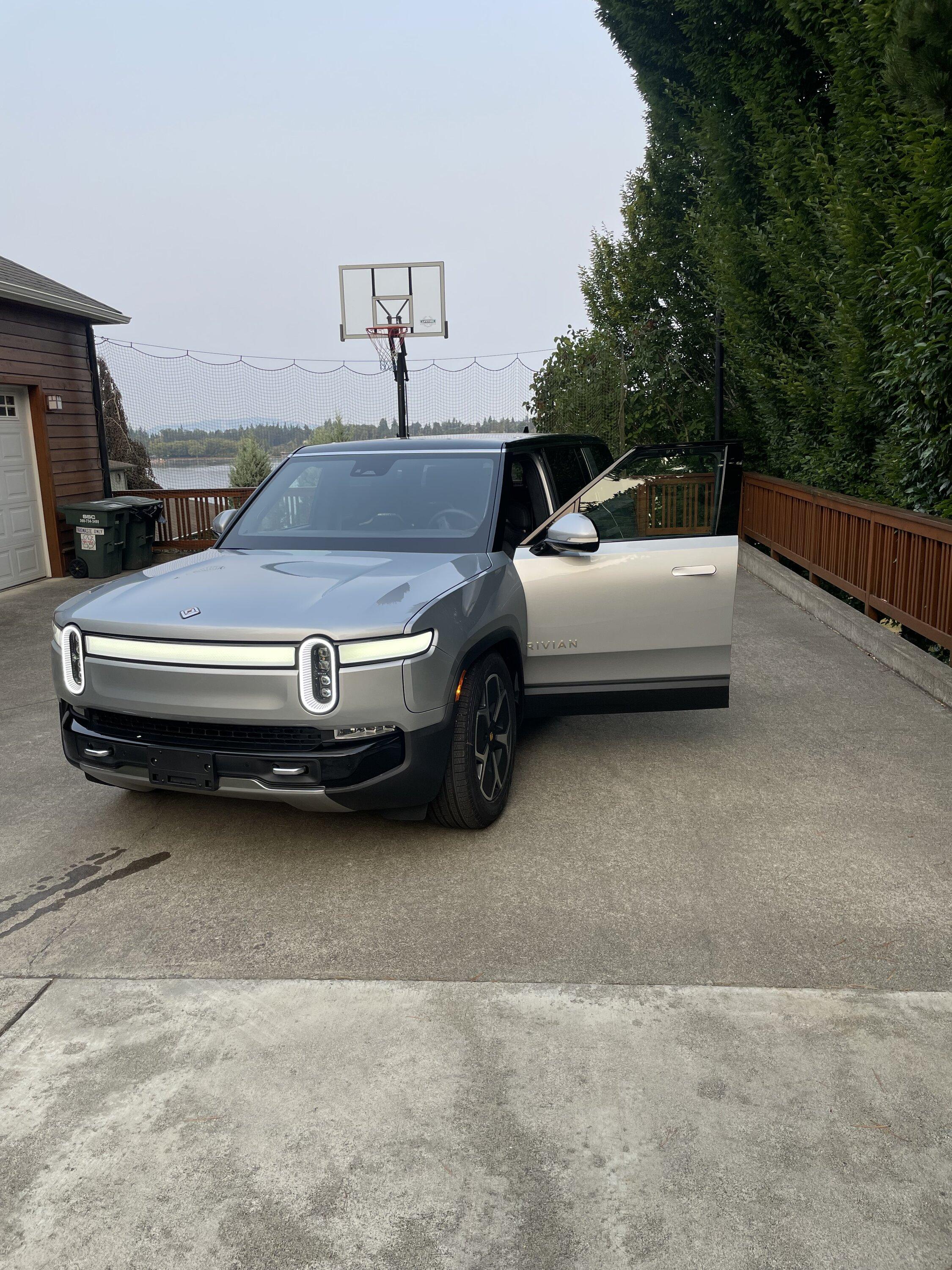 Rivian R1T R1S First Pic of Your Rivian IMG_2396