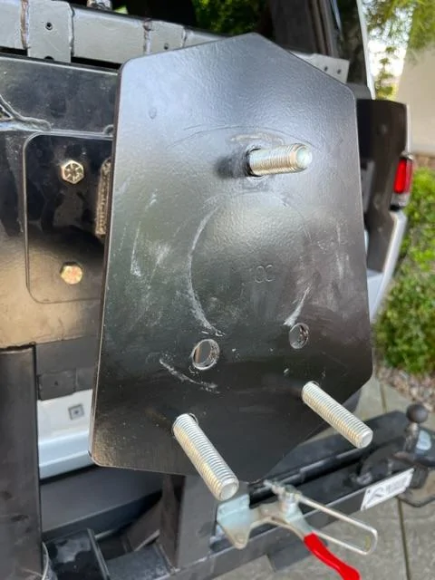 Rivian R1T R1S Rigid Armor hitch spare tire carrier for R1S -- installed photos & review IMG_3721