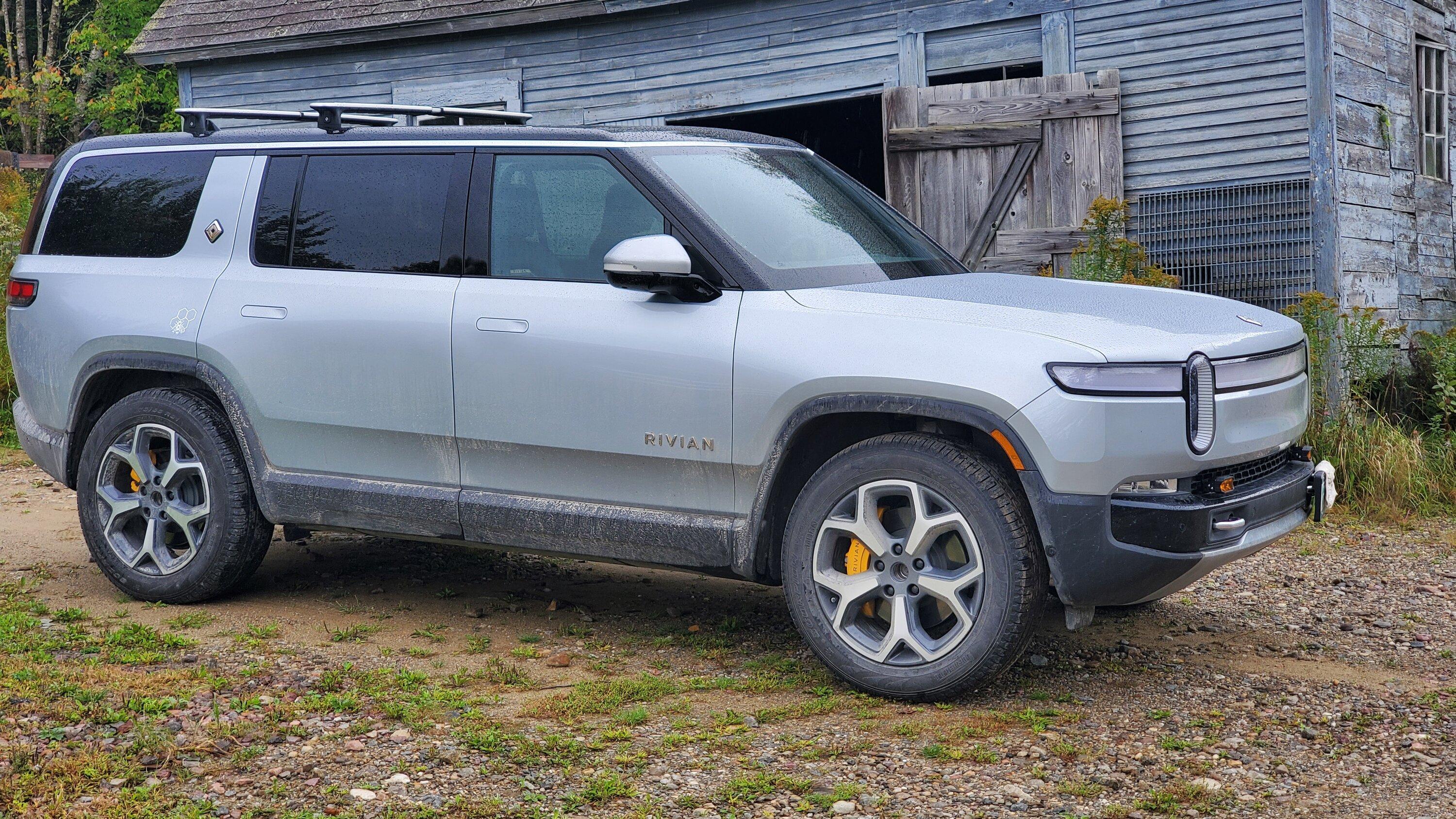 Rivian R1T R1S Fog lights installed near on the lower grill area? 20230919_115745