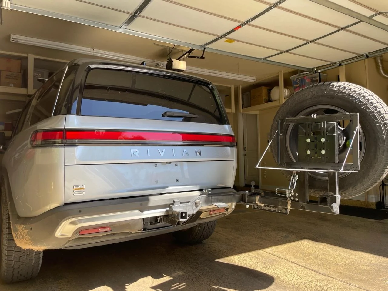 Rivian R1T R1S Rigid Armor hitch spare tire carrier for R1S -- installed photos & review IMG_3833