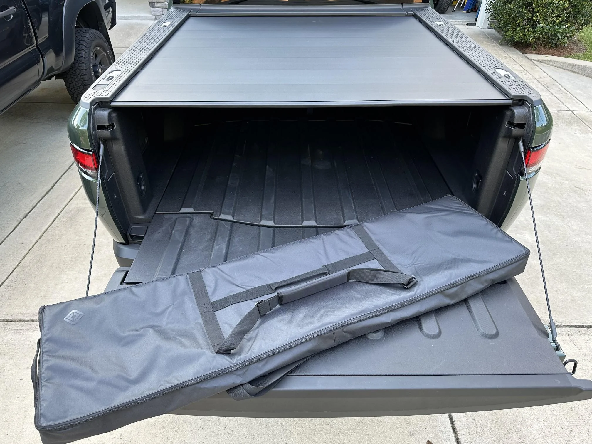 Rivian R1T R1S Alternative 21" Spare Tire Option - R1T IMG_7123