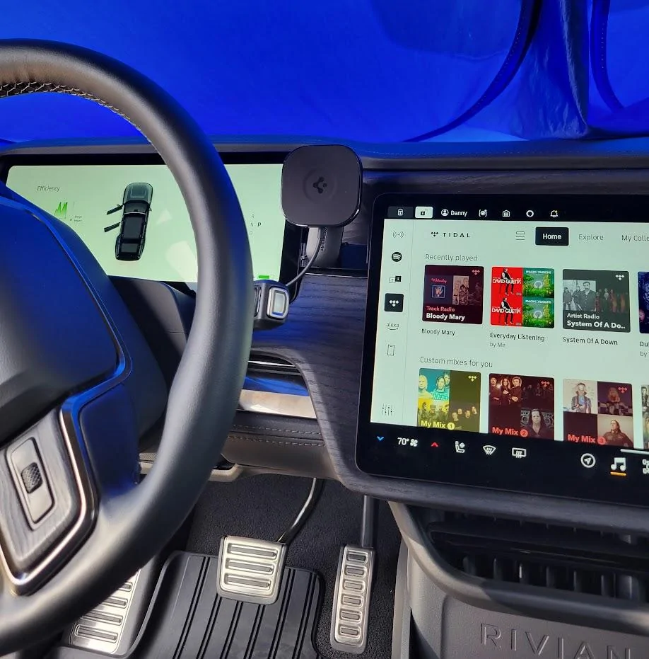 Rivian R1T R1S Mounting a cell phone.  Has anyone done it? 20230920_111855