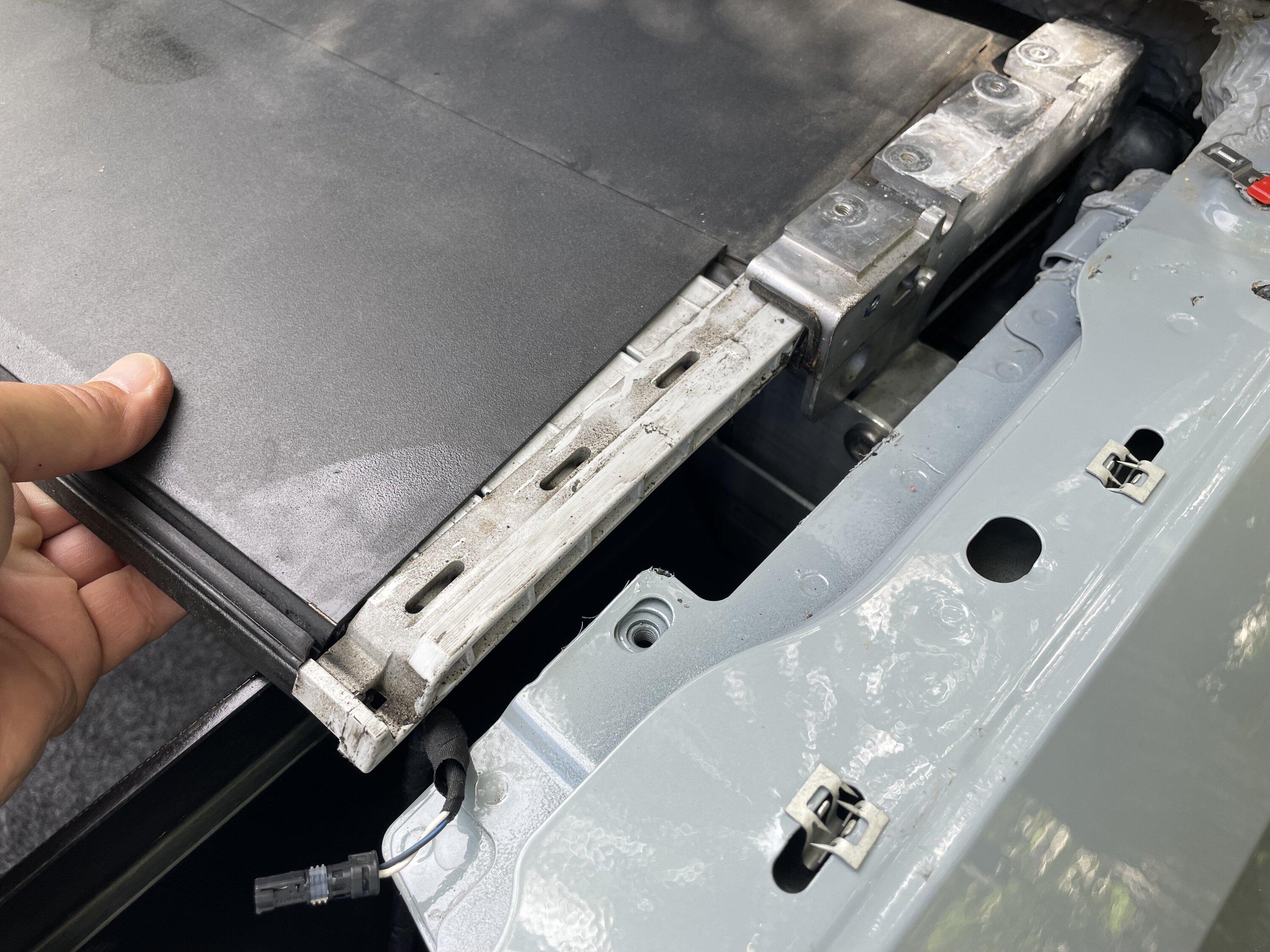 Rivian R1T R1S DIY Tonneau Repairs? Anyone try to do this yet? A57007D8-32E4-4B31-9D2A-12DB35CAB52F