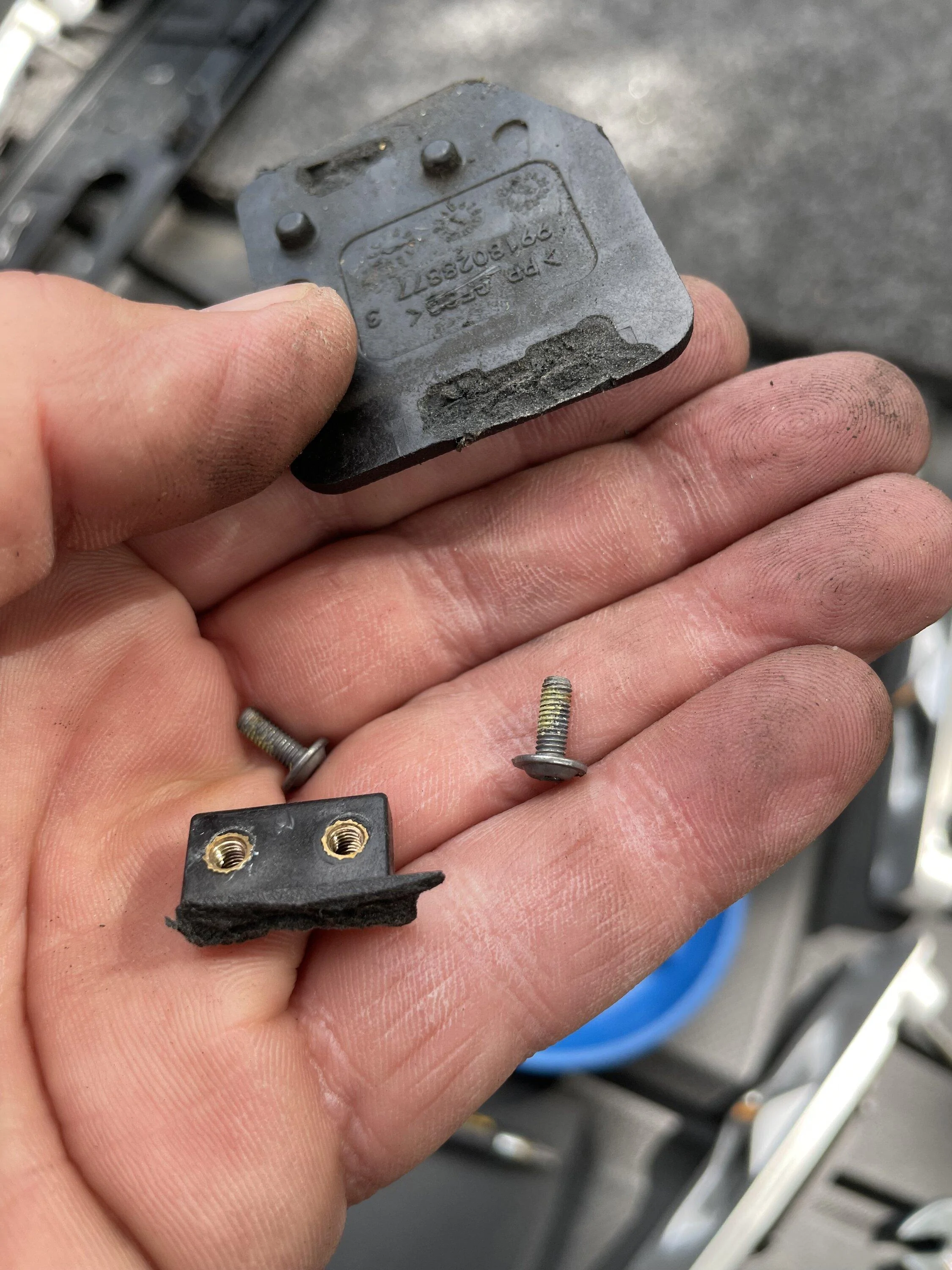 Rivian R1T R1S DIY Tonneau Repairs? Anyone try to do this yet? 42E9B17D-A59E-4E3B-ACE9-5F9AB33066DE