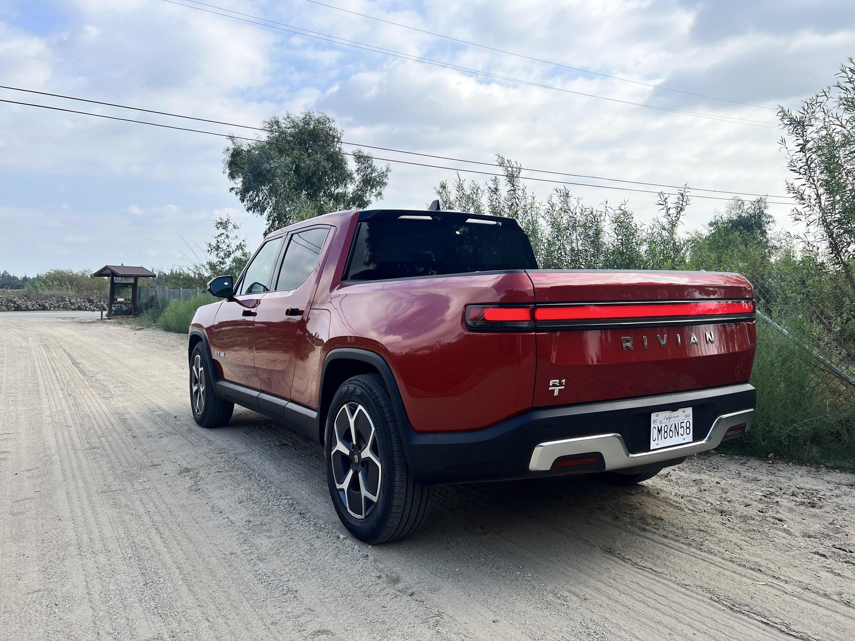 Rivian R1T R1S Dual Motor Performance Rivian R1T delivered in LA, CA 1tegtiym5ipb1