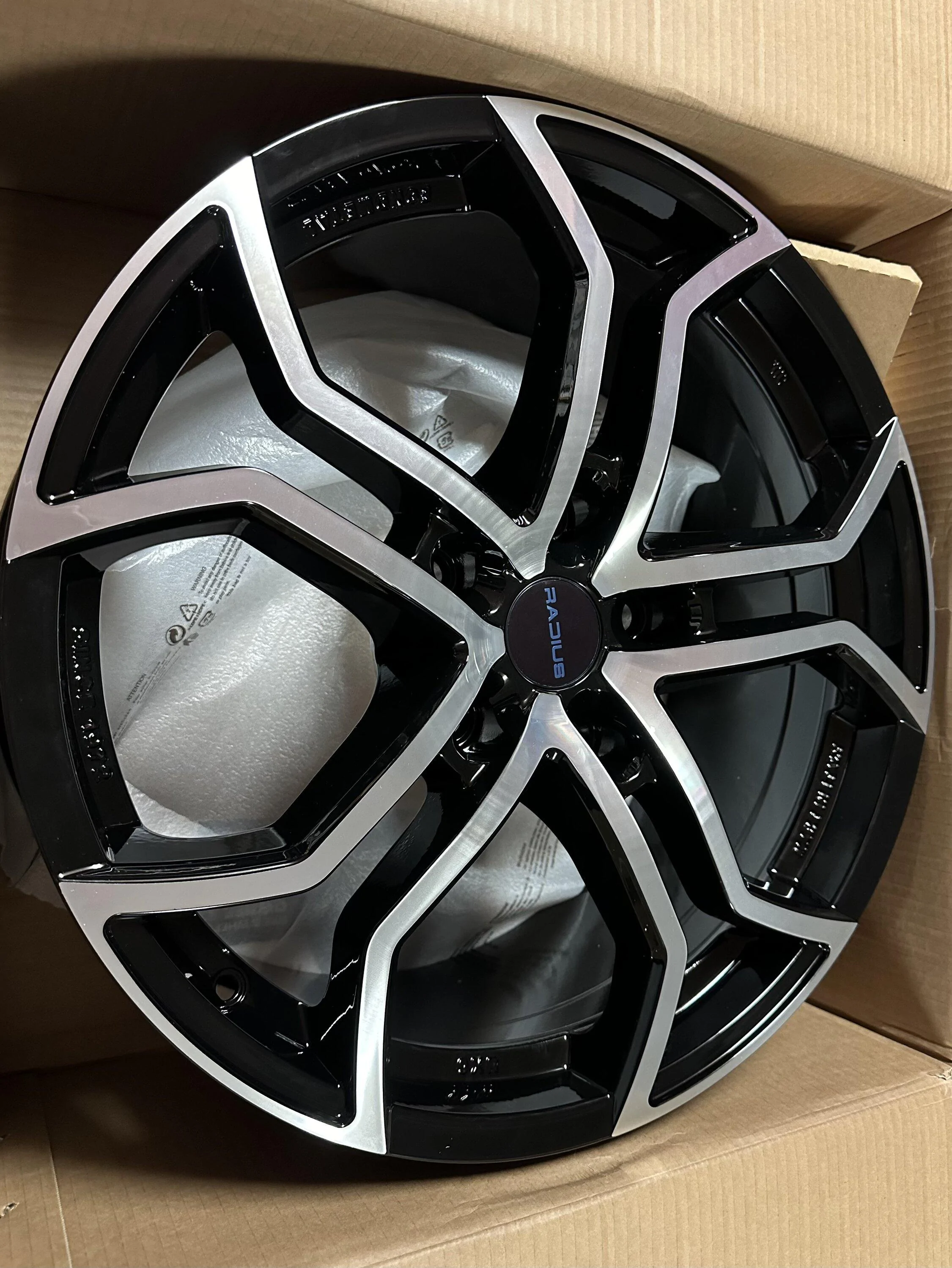 Rivian R1T R1S Ordered new 20” wheel with +48mm offset from Tirerack IMG_1004