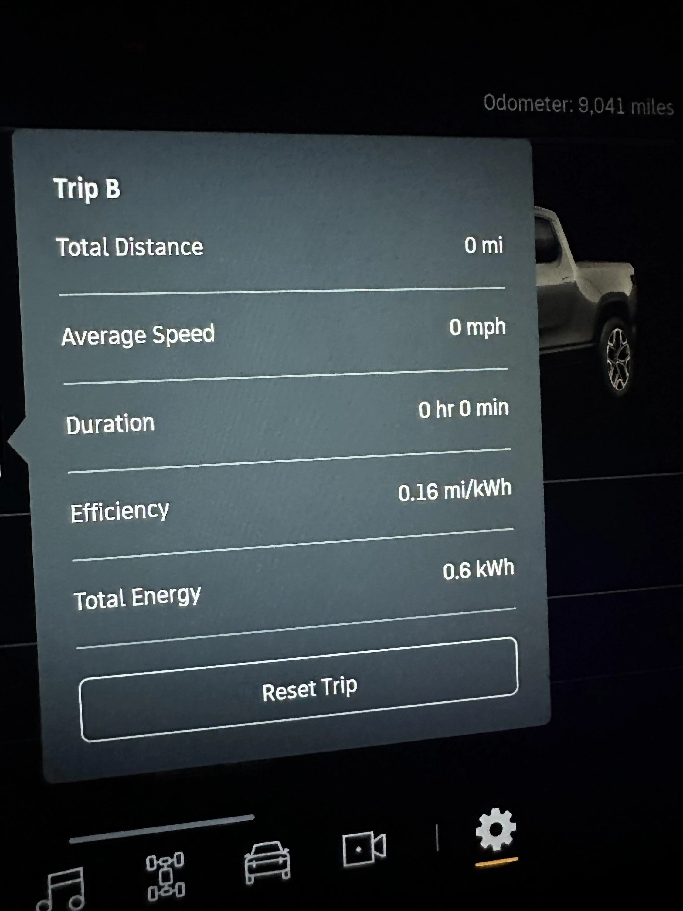 Rivian R1T R1S Update 2023.34.0 -- Improved Handling & Ride Comfort, Phone Call Steering Wheel Functions, Set Speed for ACC / HWA, 25% Better Sleep Range Loss IMG_3538