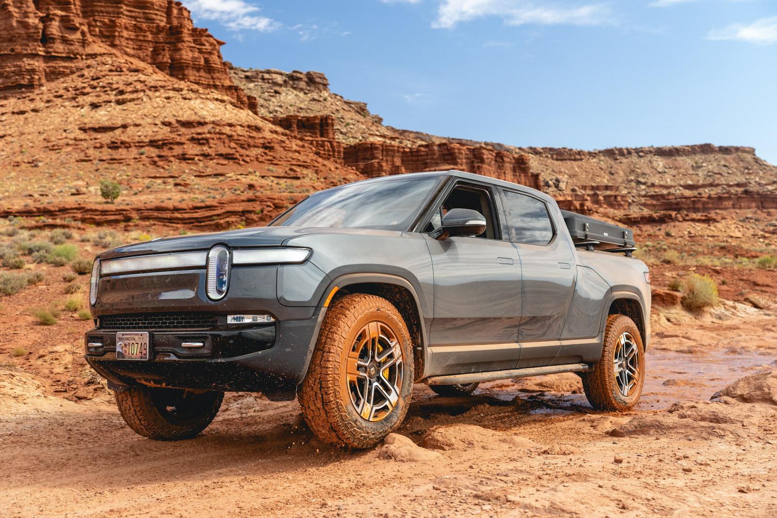 Rivian R1T R1S Canyonlands White Rim Road Trip with R1T -- 2600 miles / 5 days off grid truck2