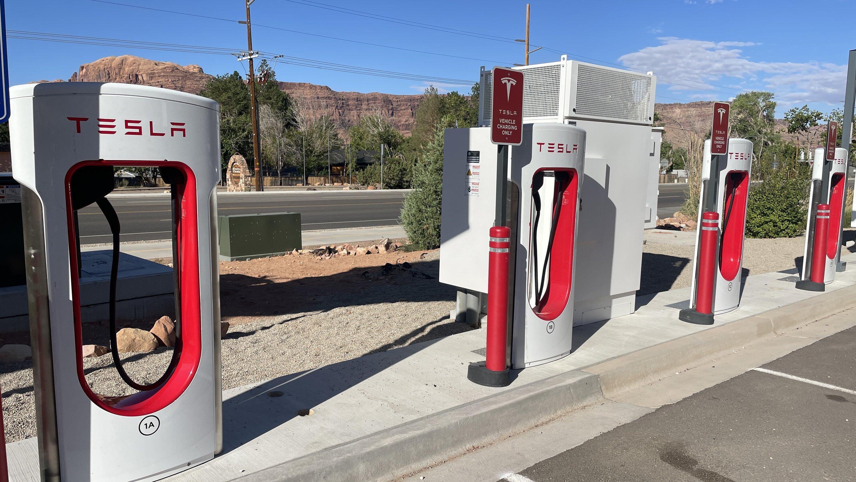 Rivian R1T R1S Moab UT - Tesla Supercharger with Magic Dock is up! IMG_5605