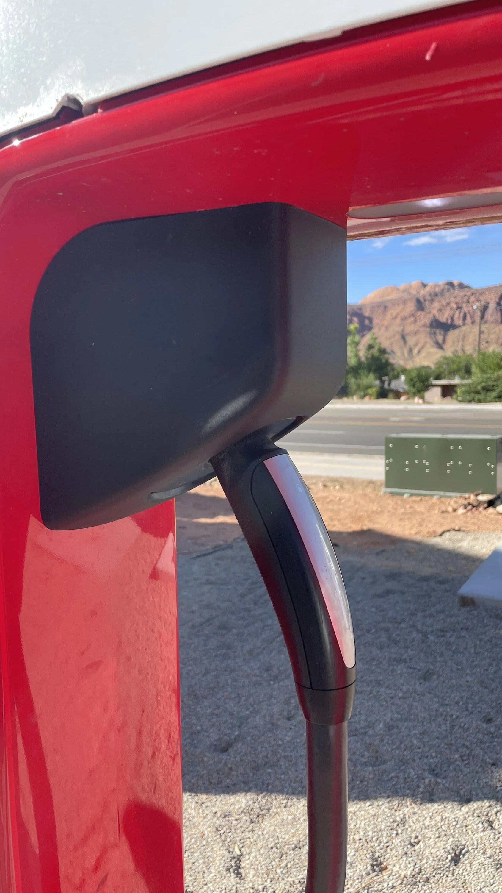 Rivian R1T R1S Moab UT - Tesla Supercharger with Magic Dock is up! IMG_5602