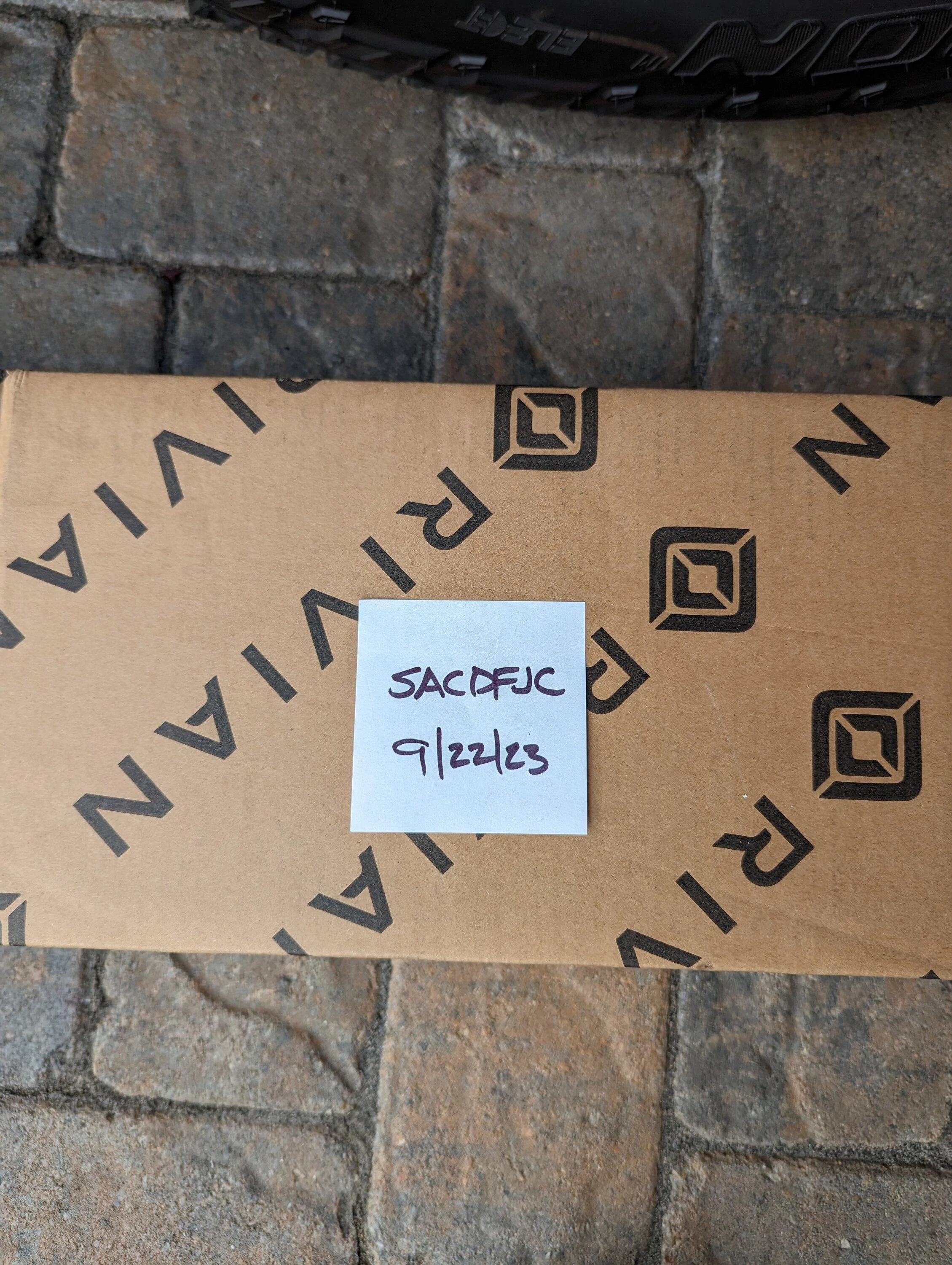Rivian R1T R1S SF Bay Area - New Rivian Cargo Crossbars - NIB PXL_20230922_162625011