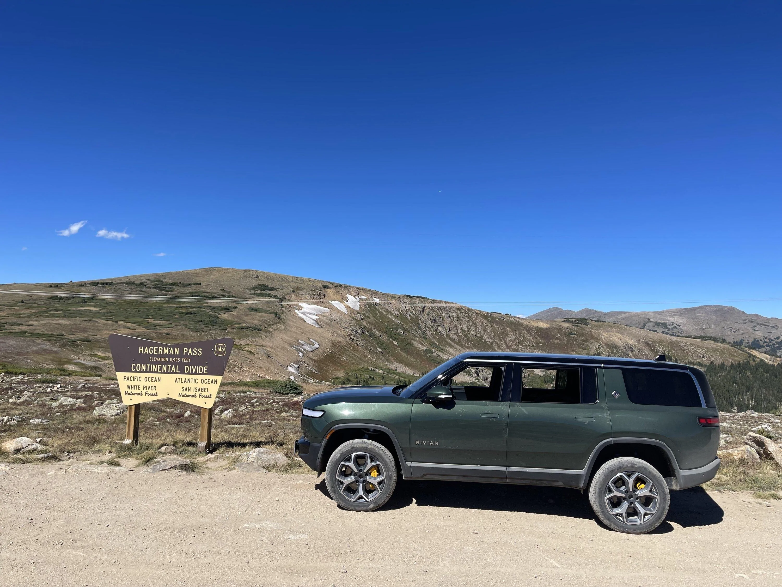 Rivian R1T R1S R1S over Hagerman Pass in Colorado IMG_5843