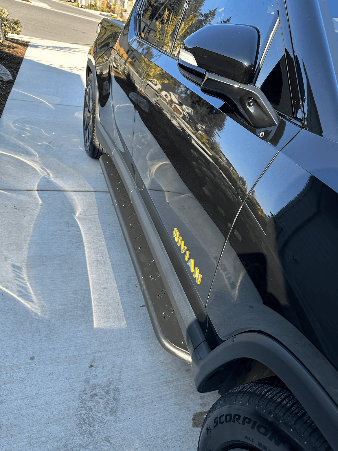Rivian R1T R1S Master Thread:  Review of the EV Sportline RMaxx Running Boards/Sliders (from Team 1EV) 1695425533178