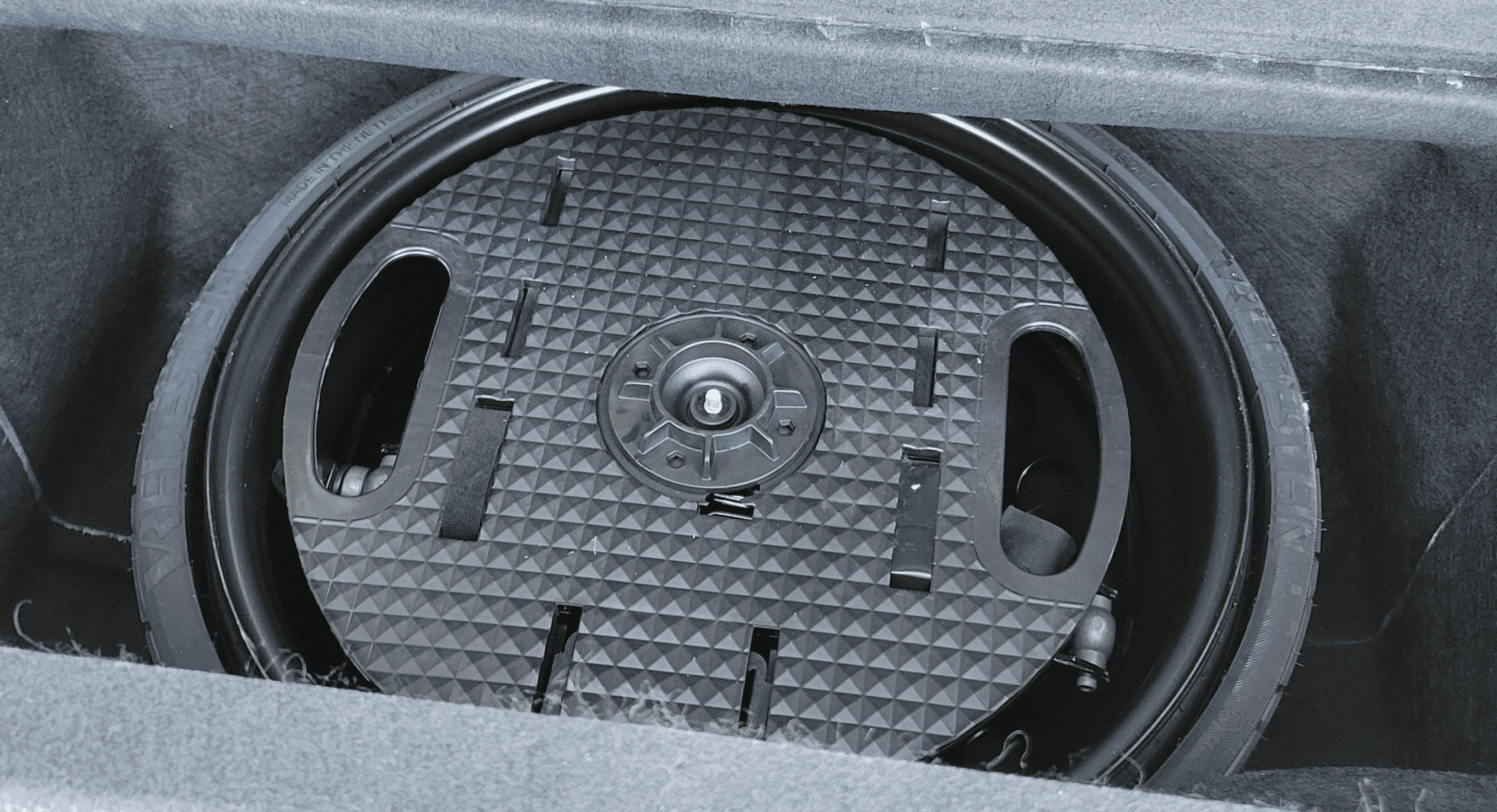 Rivian R1T R1S R1S Spare Tire delivery? 20230921_162922