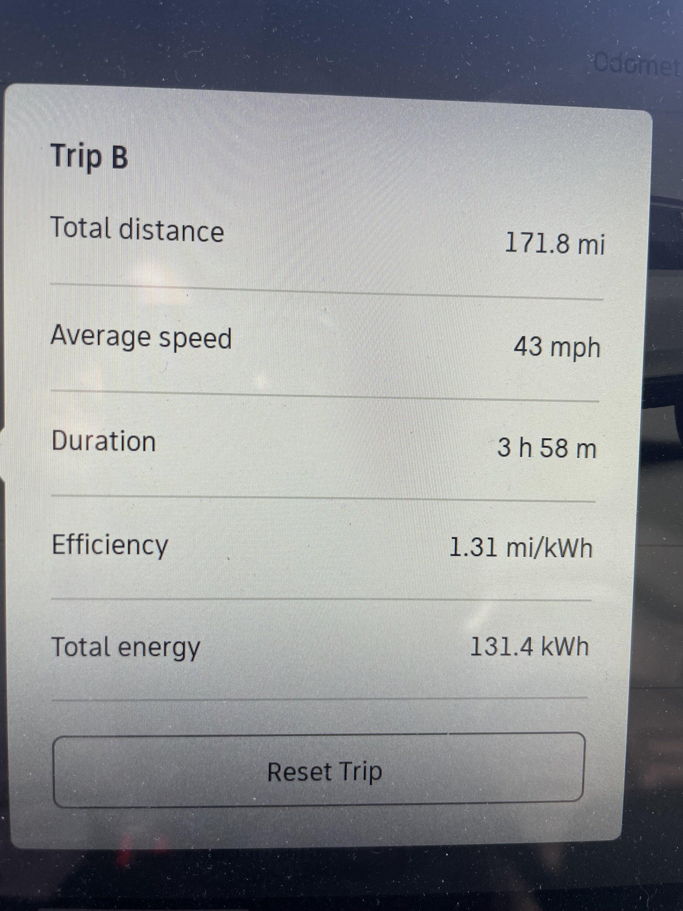Rivian R1T R1S Towing + Efficiency: Please post your experience! IMG_3423