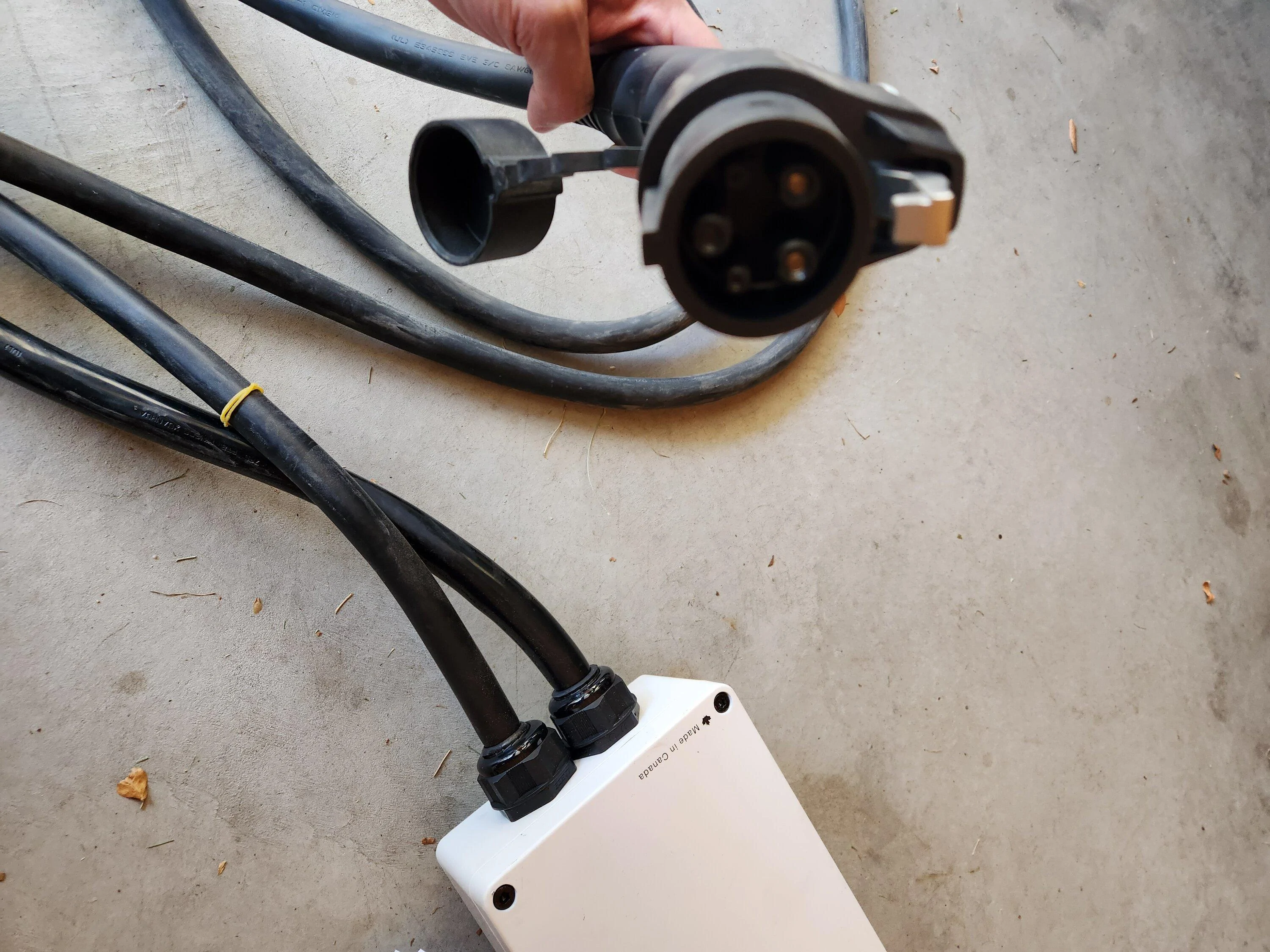 Rivian R1T R1S $200 GRIZZL-E level 2 40amp evse "ev charger" 20230925_112635