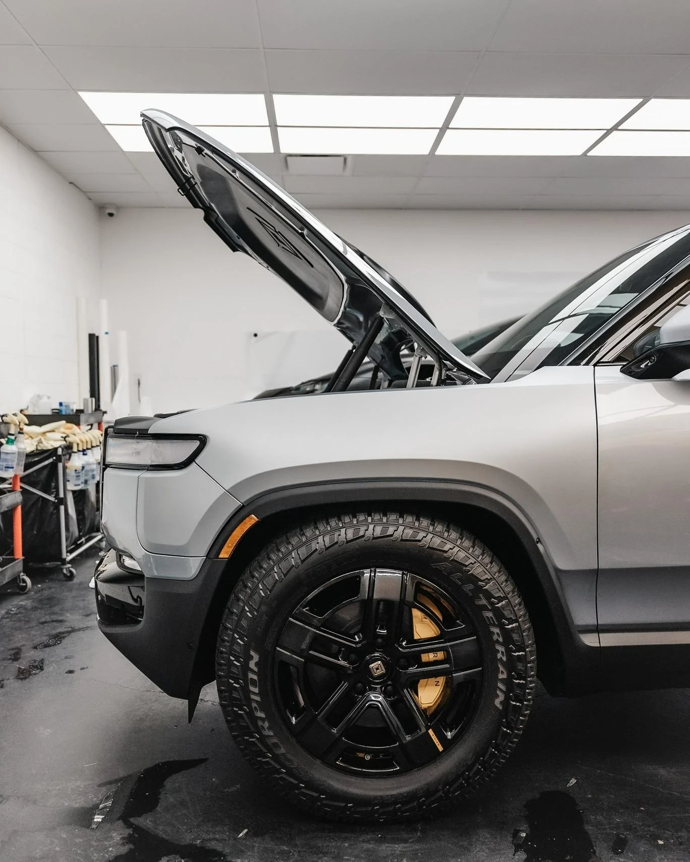 Rivian R1T R1S LA SILVER Rivian Photos IMG_0092