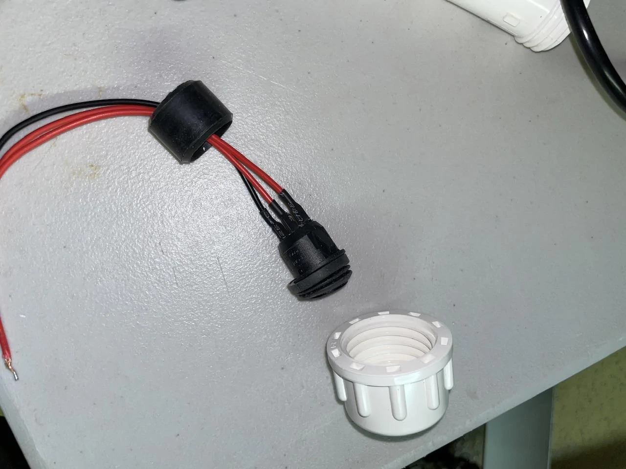 Rivian R1T R1S DIY rear license plate light for hitch accessory IMG_3875