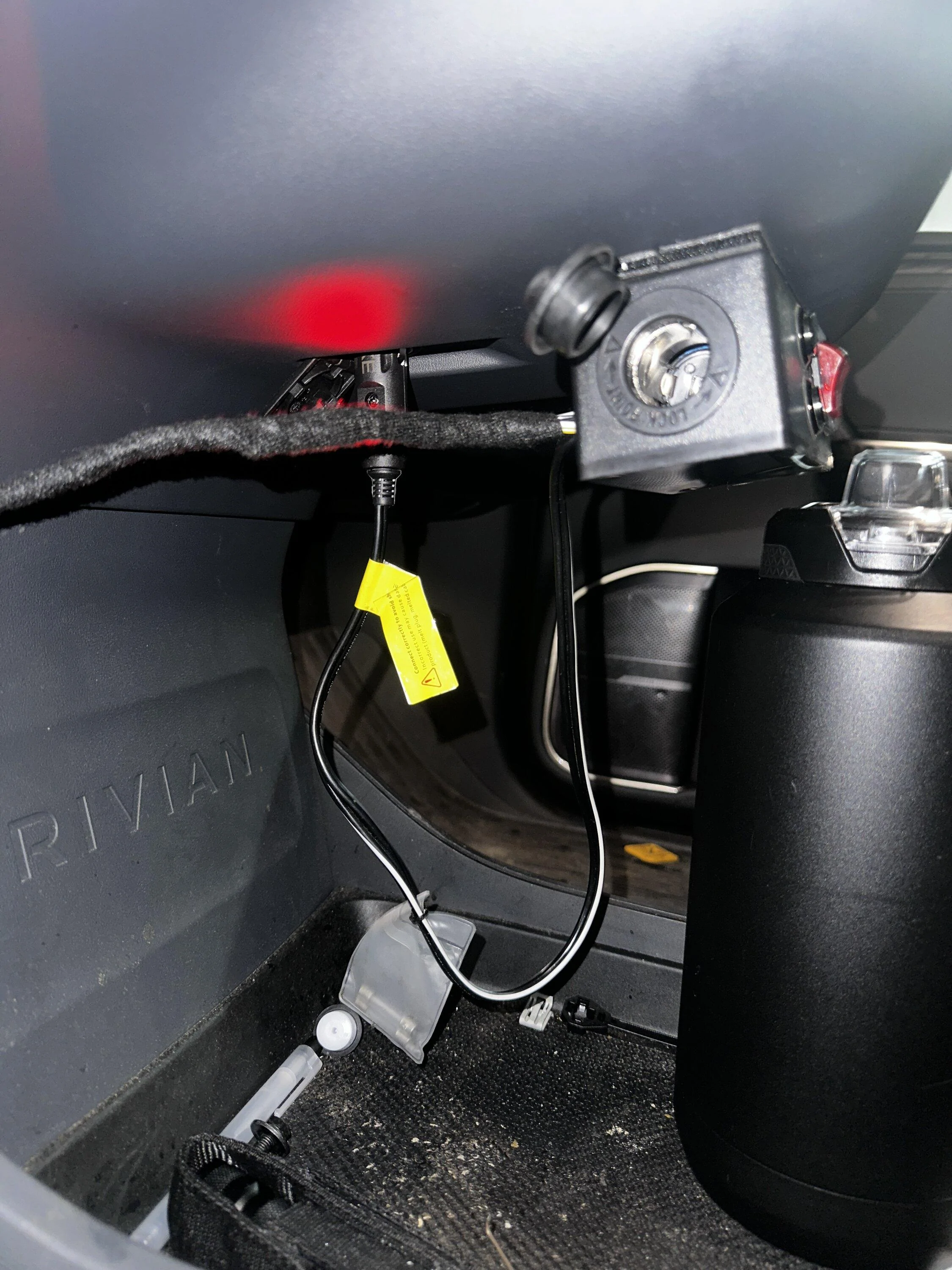 Rivian R1T R1S Mobile Service R1T are equipped with these Warning/Work Lights IMG_3014
