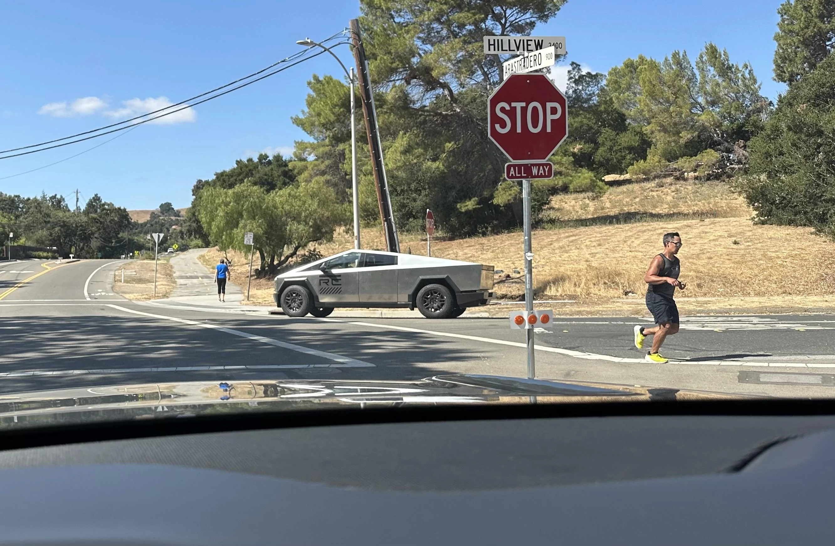 Rivian R1T R1S Rivian CEO: We're not worried about Tesla's Cybertruck IMG_1511