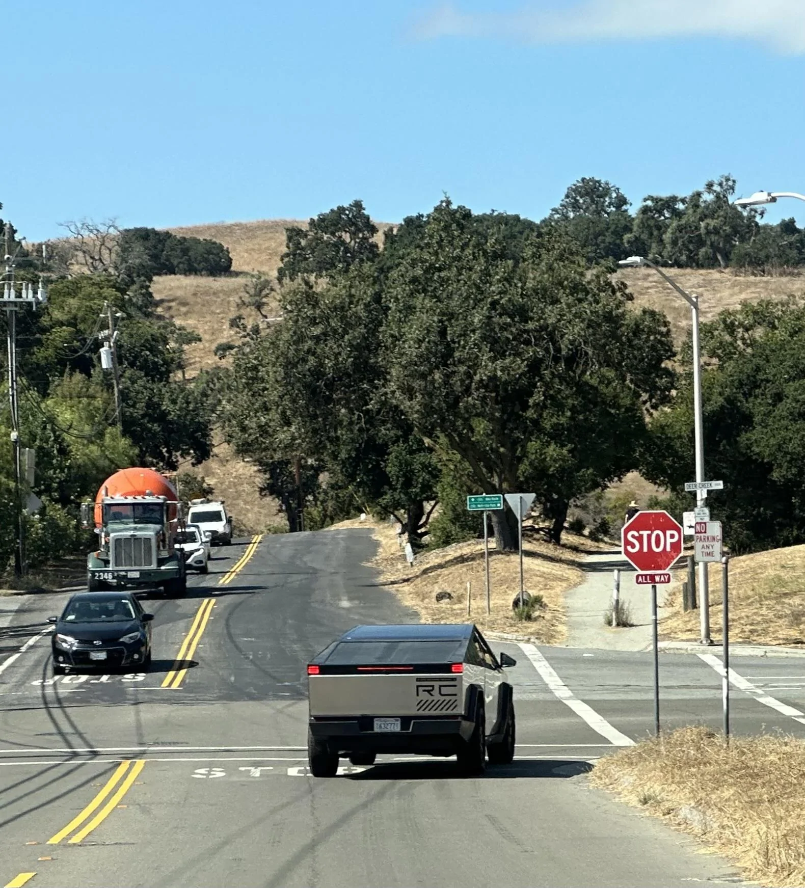 Rivian R1T R1S Rivian CEO: We're not worried about Tesla's Cybertruck IMG_1513