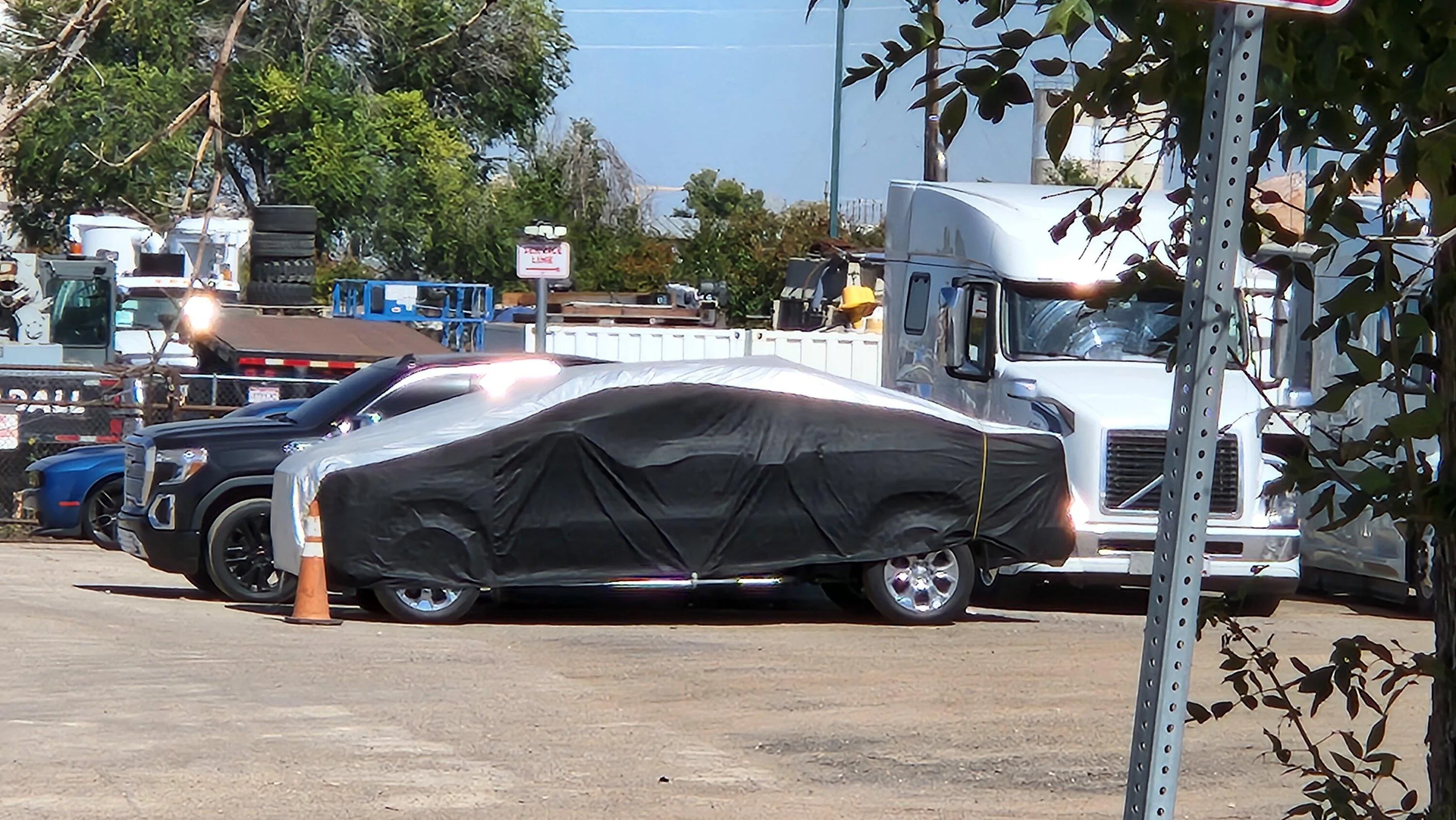 Rivian R1T R1S Rivian CEO: We're not worried about Tesla's Cybertruck 20230928_120447