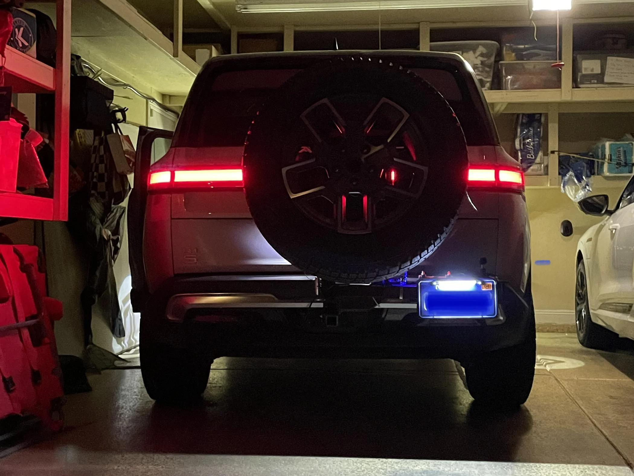 Rivian R1T R1S DIY rear license plate light for hitch accessory IMG_3994
