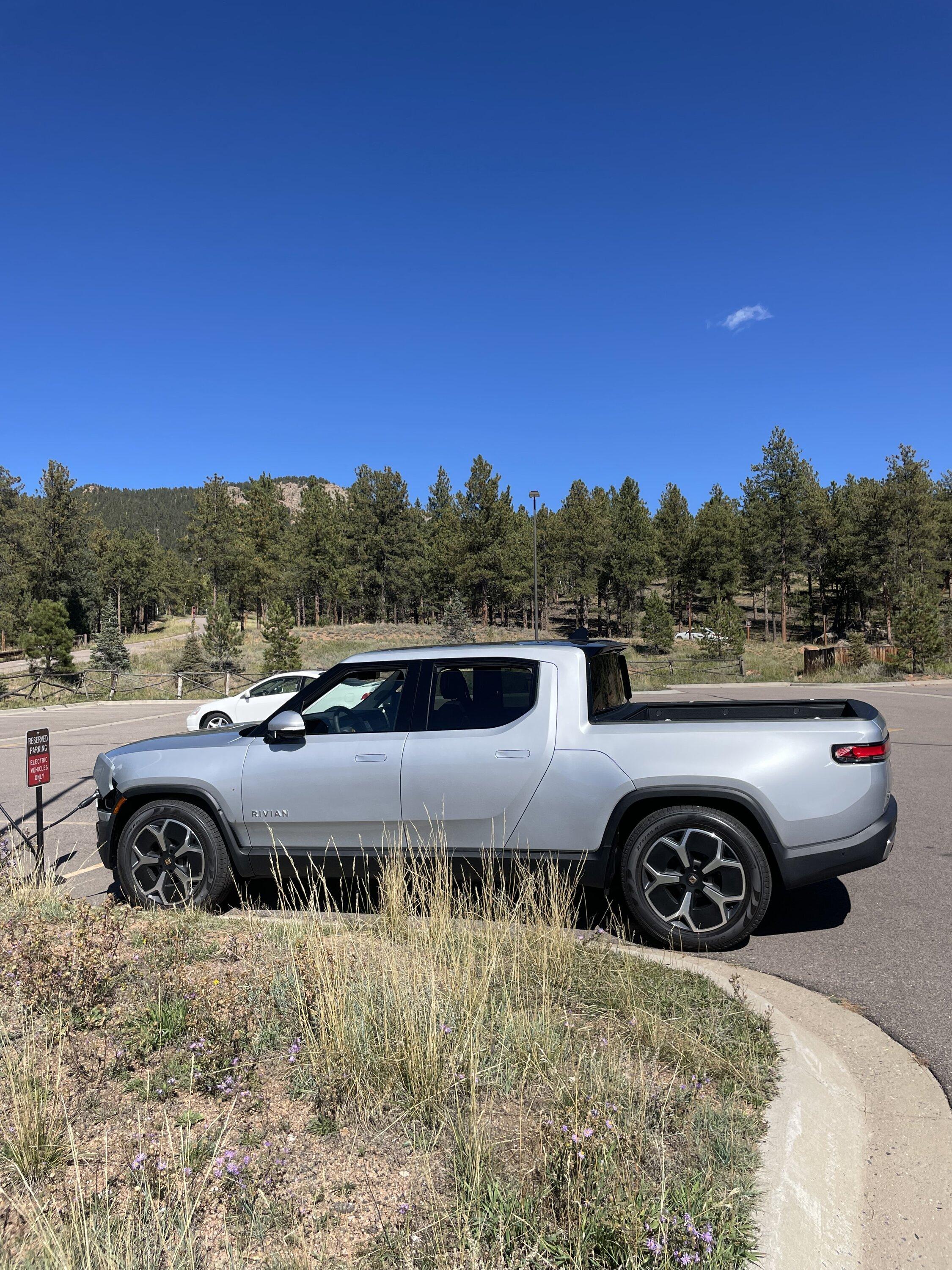 Rivian R1T R1S DM R1T delivery this week? IMG_6186