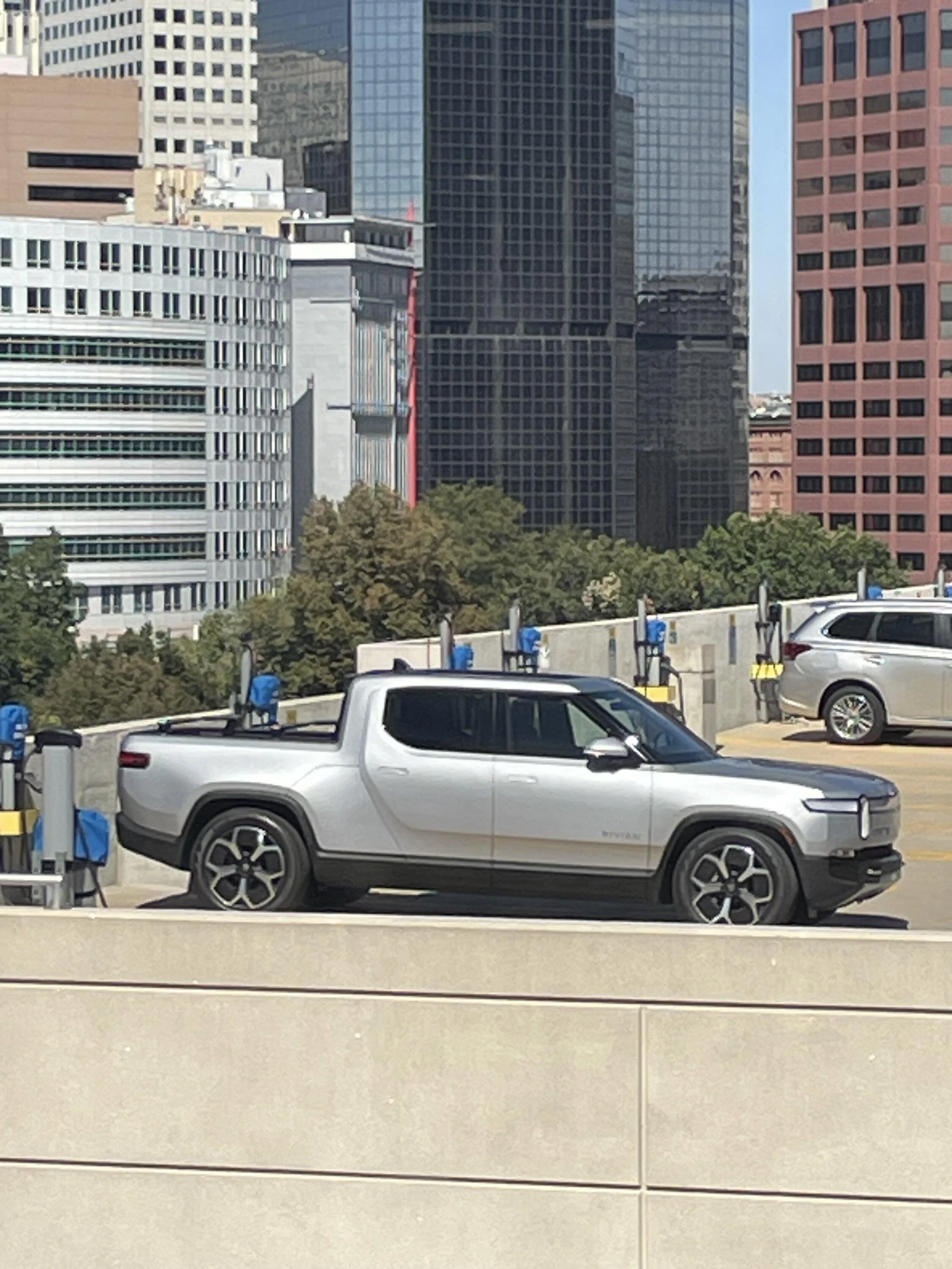 Rivian R1T R1S DM R1T delivery this week? IMG_6188