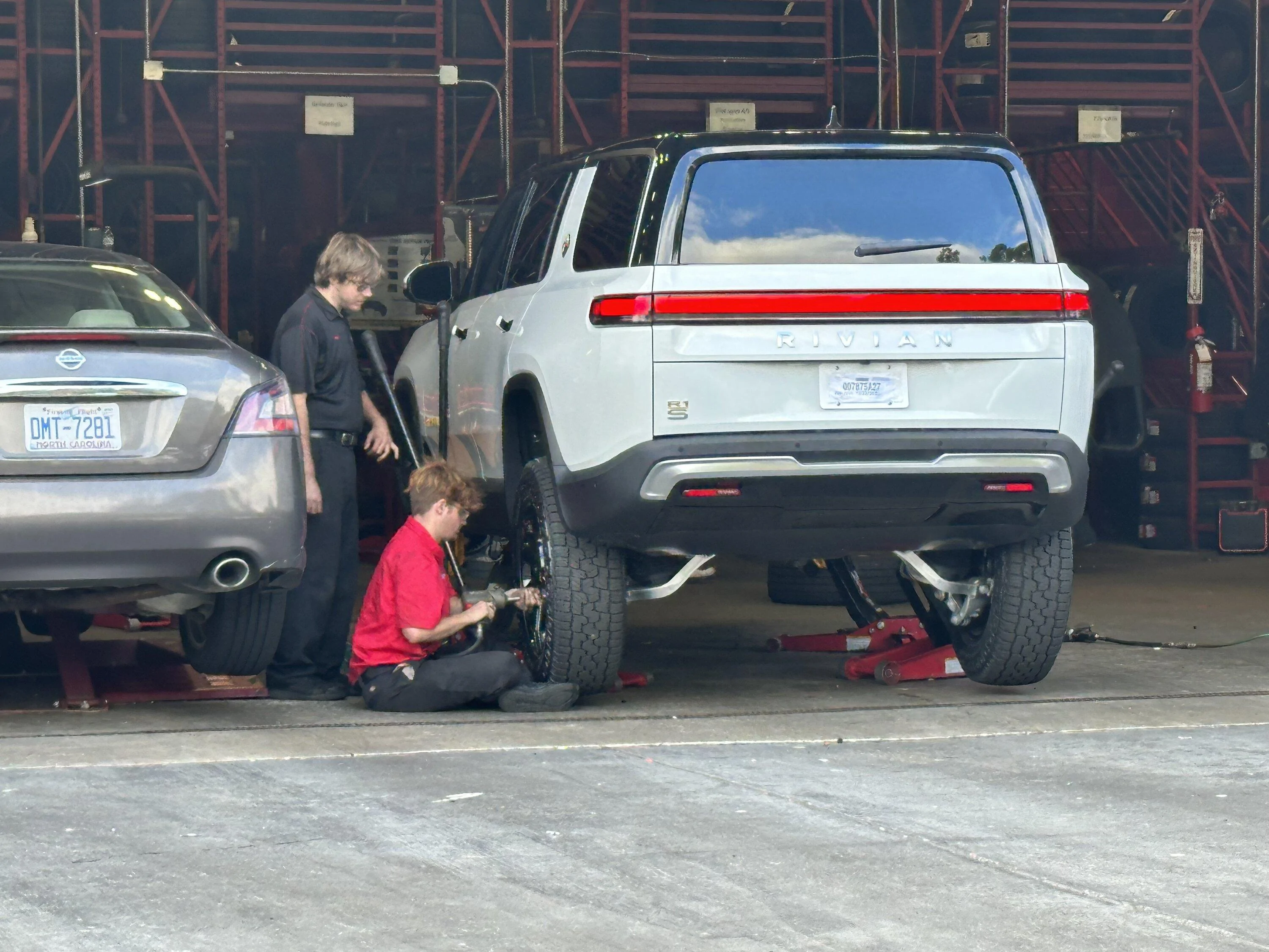 Rivian R1T R1S Steering wheel vibration IMG_1525