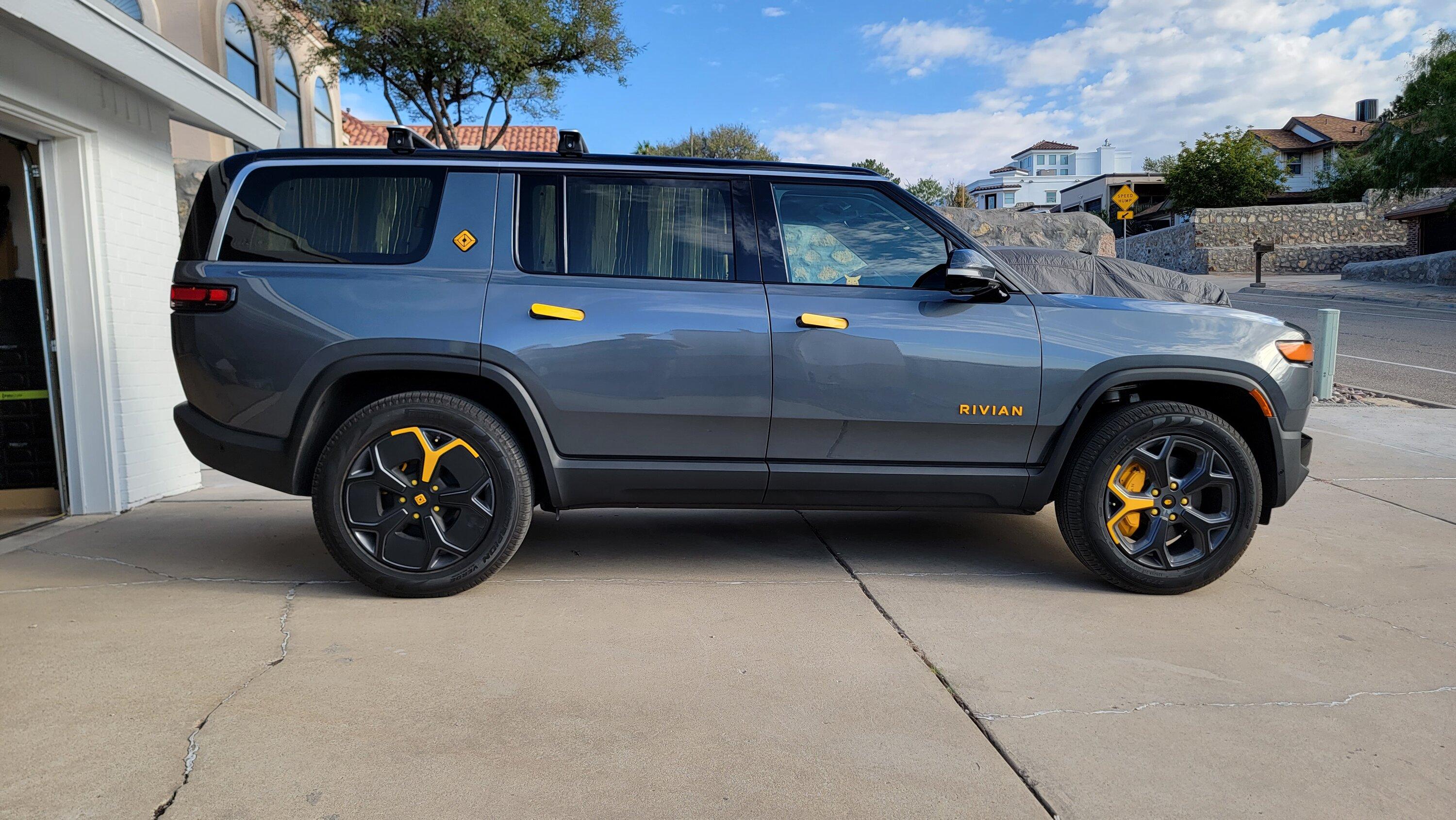Rivian R1T R1S Should you tip your PPF installer? 20231001_085600