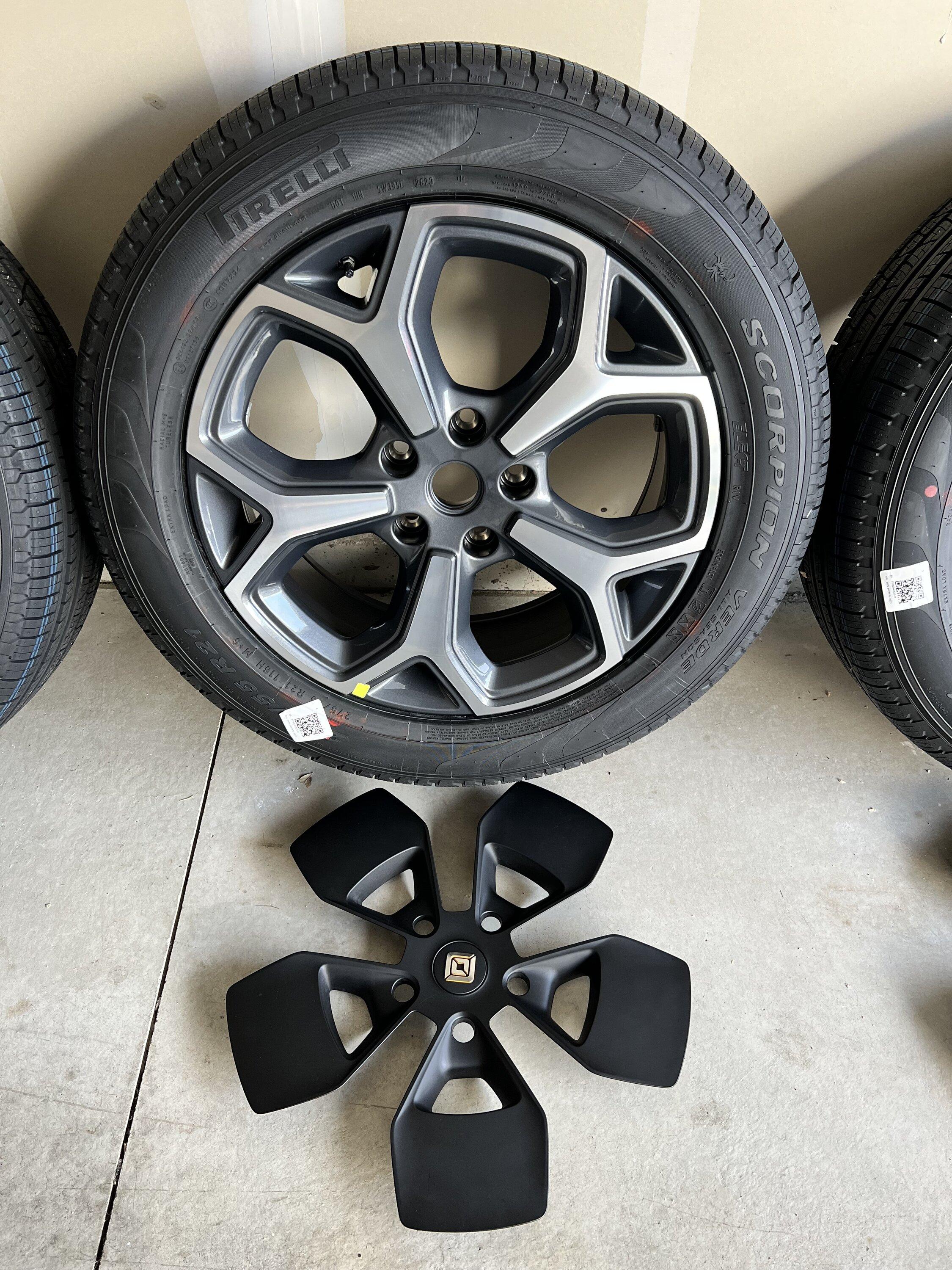 Rivian R1T R1S 21" Wheel & Tires (4) - NEW IMG_1769