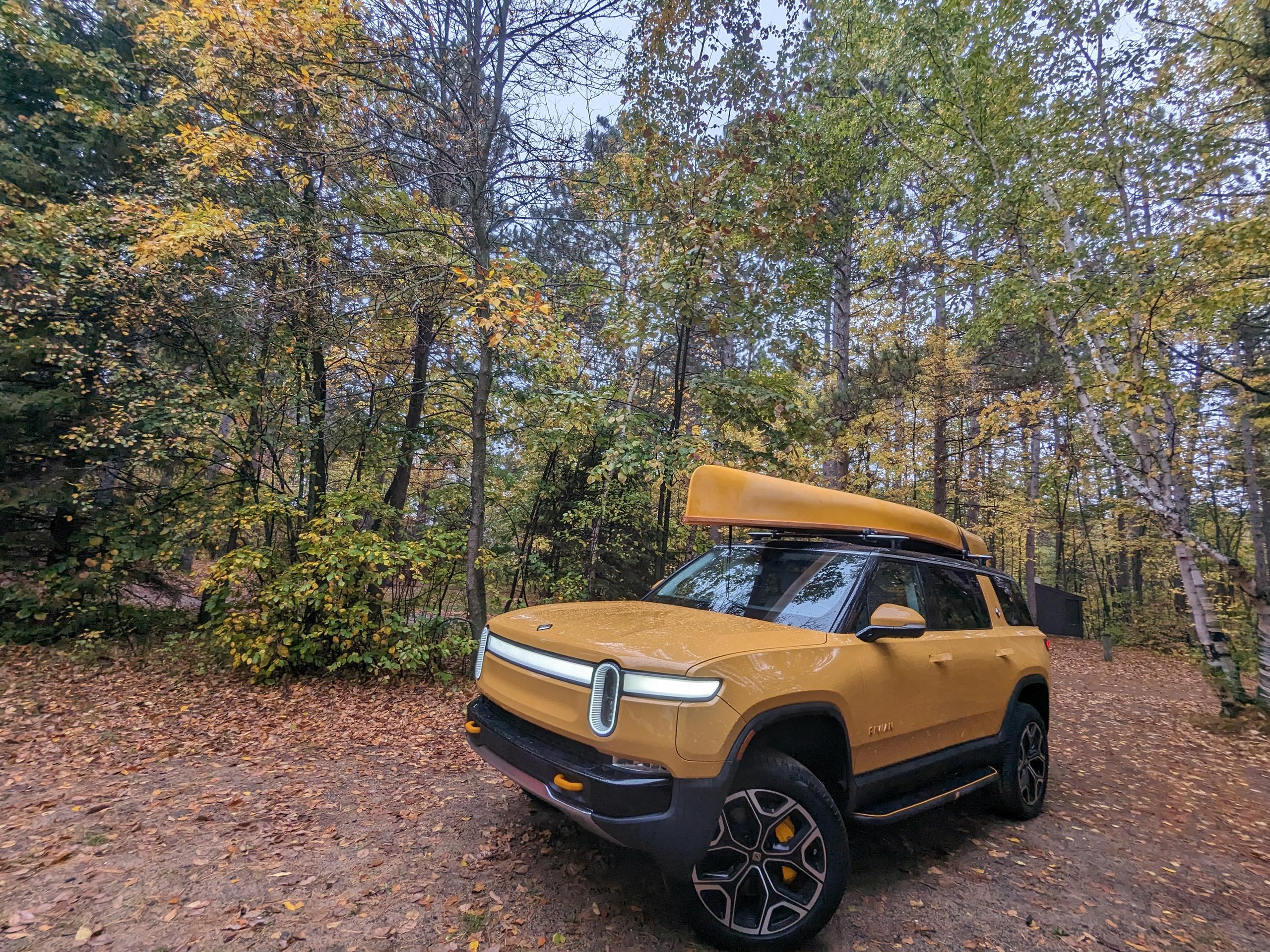 Rivian R1T R1S ? COMPASS YELLOW R1S  Photos PXL_20230930_130848800