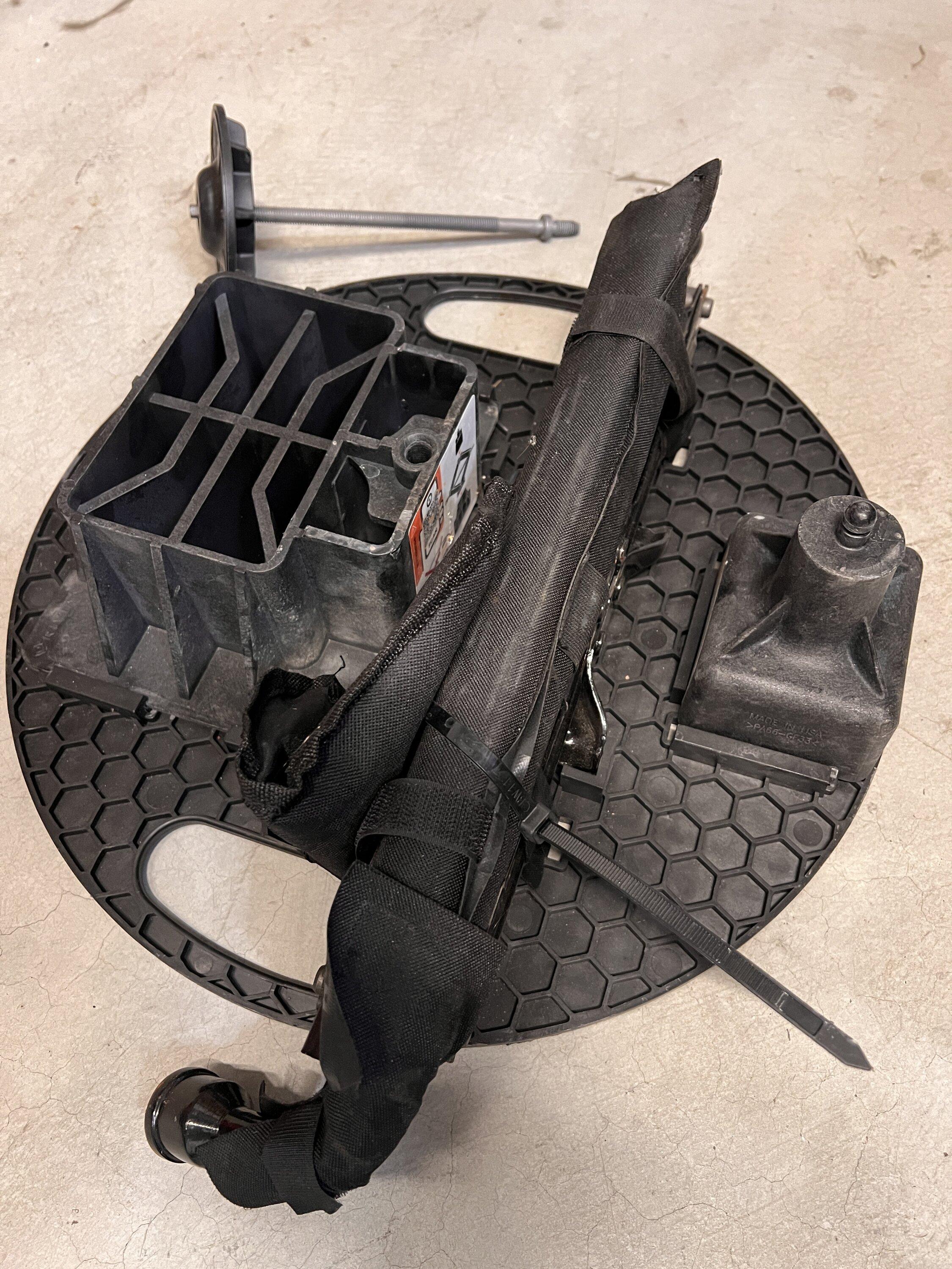 Rivian R1T R1S WTS: 20" A/T Spare wheel and kit IMG_2526.JPG