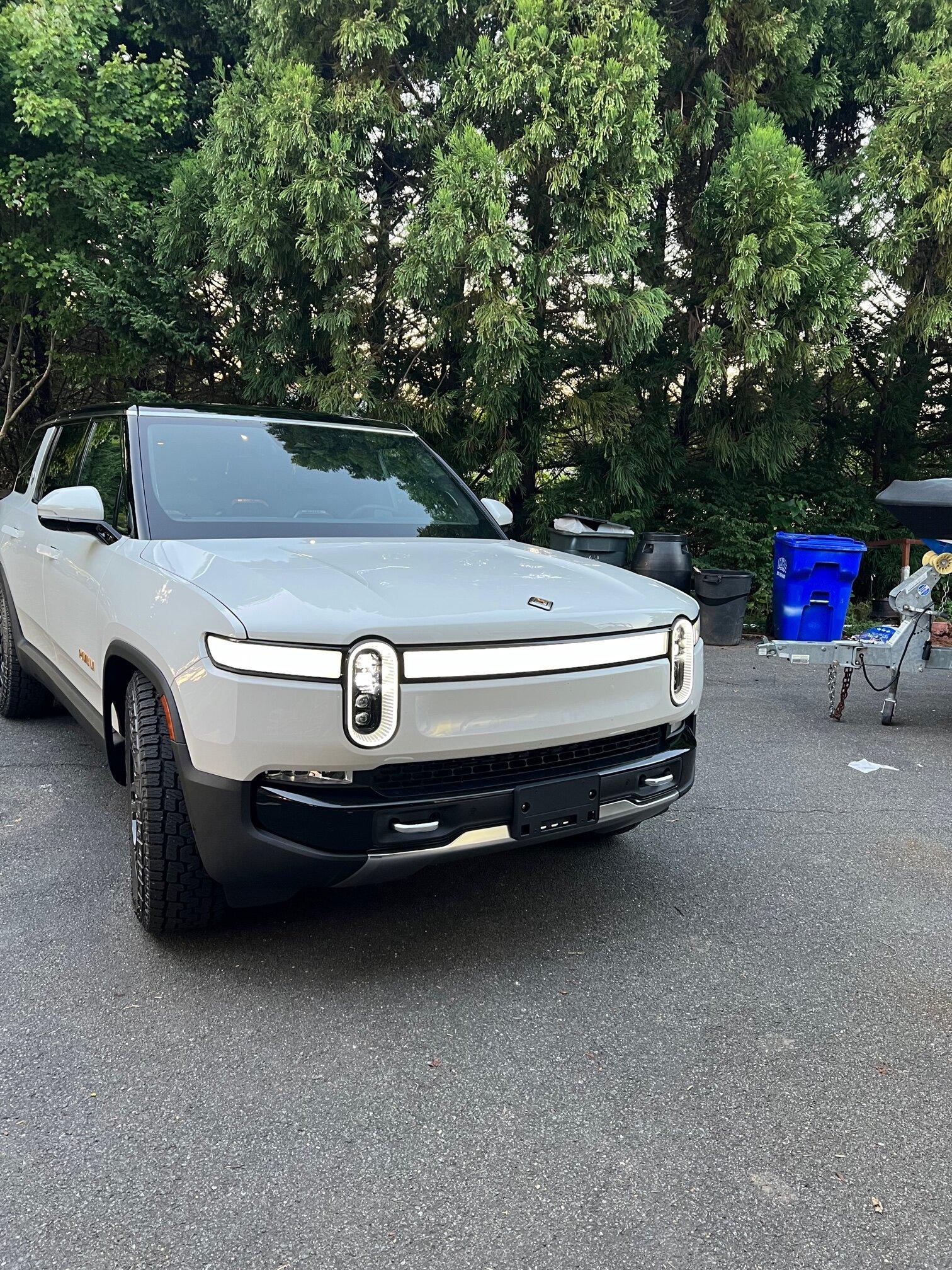 Rivian R1T R1S Looking to buy R1S in NY/ NJ/ CT/ PA area RivianFront