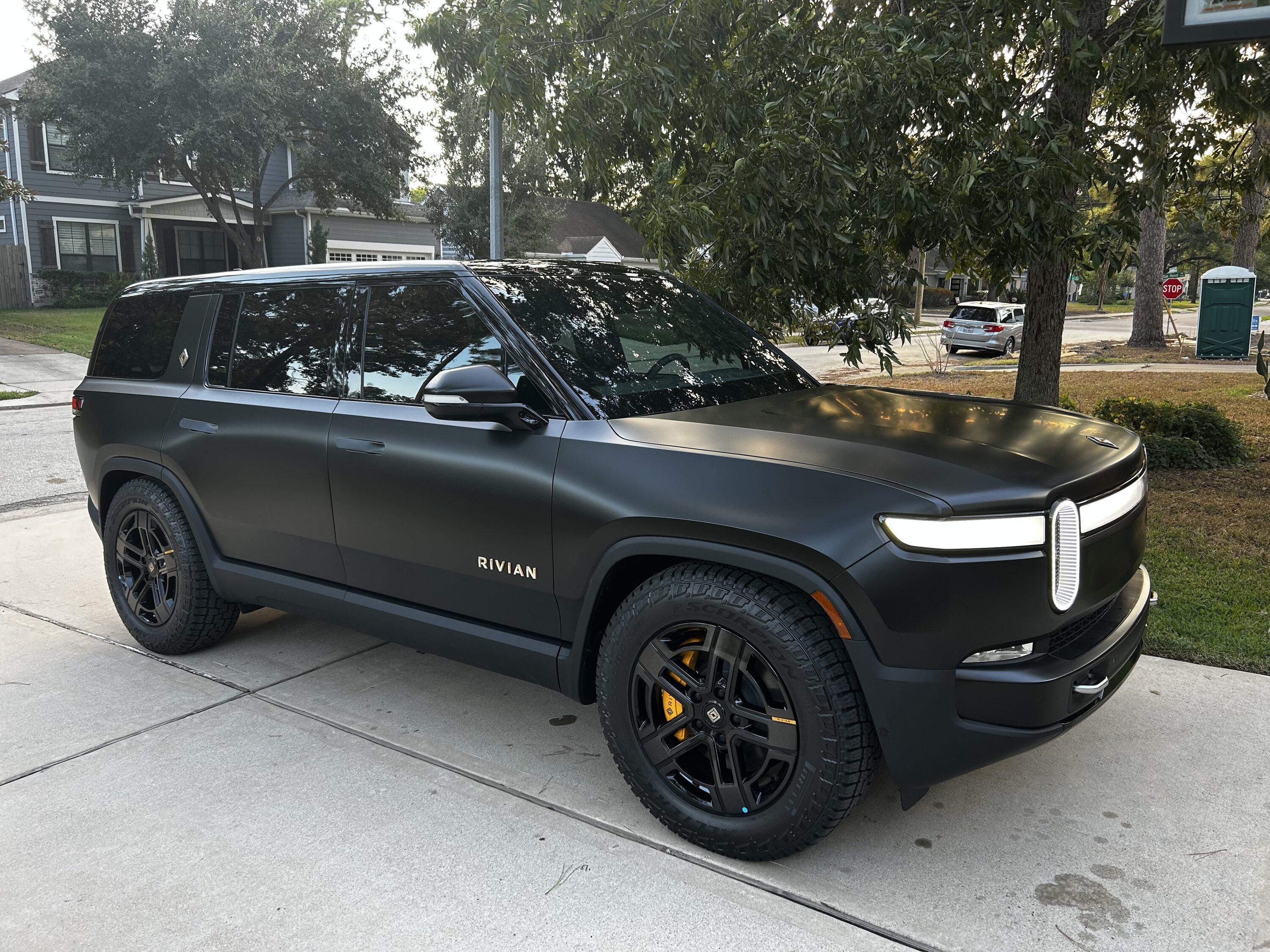Rivian R1T R1S Matte wrap gang! Let's see photos of your matte Rivian R1T & R1S IMG_3143