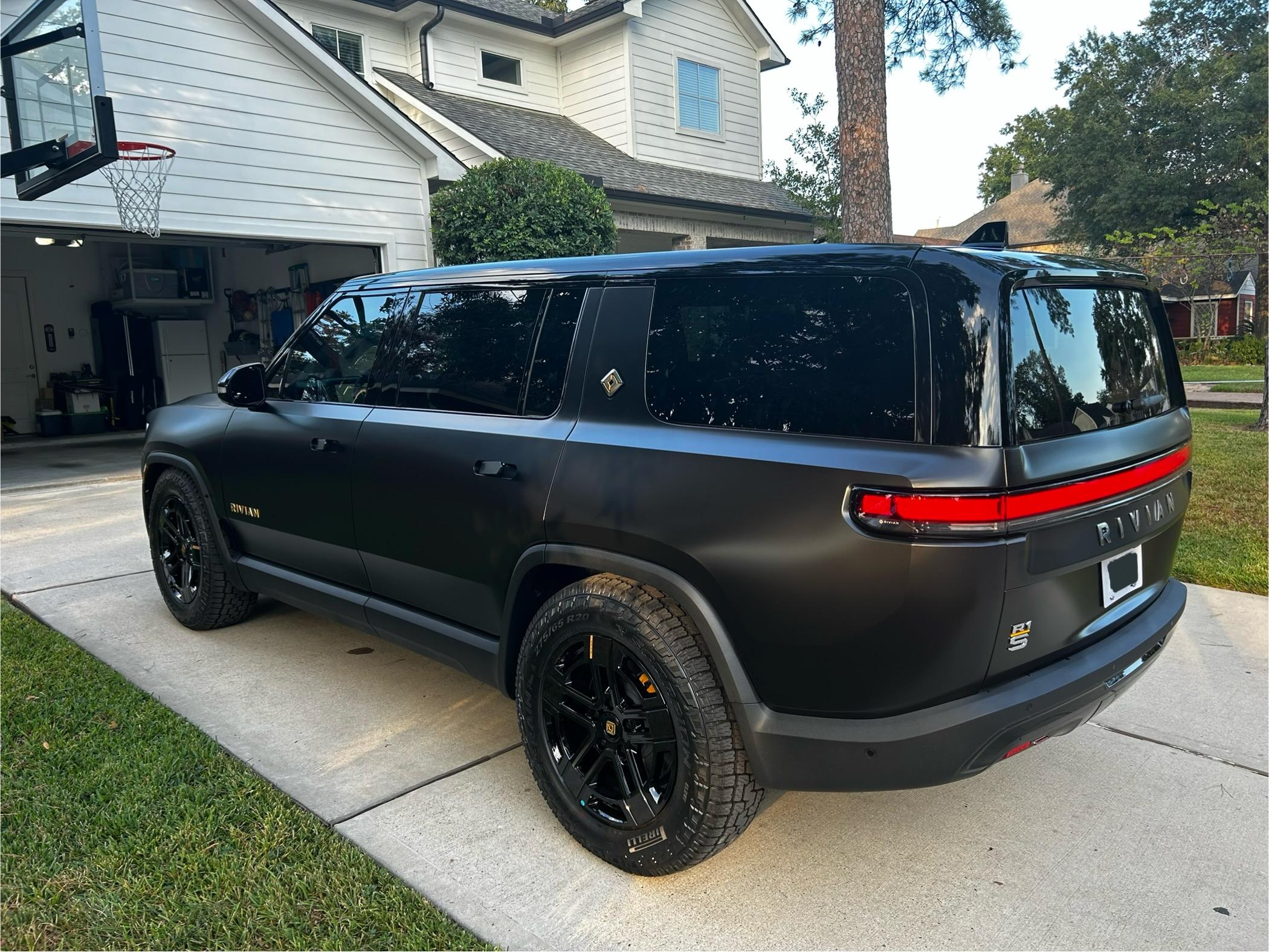Rivian R1T R1S Matte wrap gang! Let's see photos of your matte Rivian R1T & R1S IMG_3145
