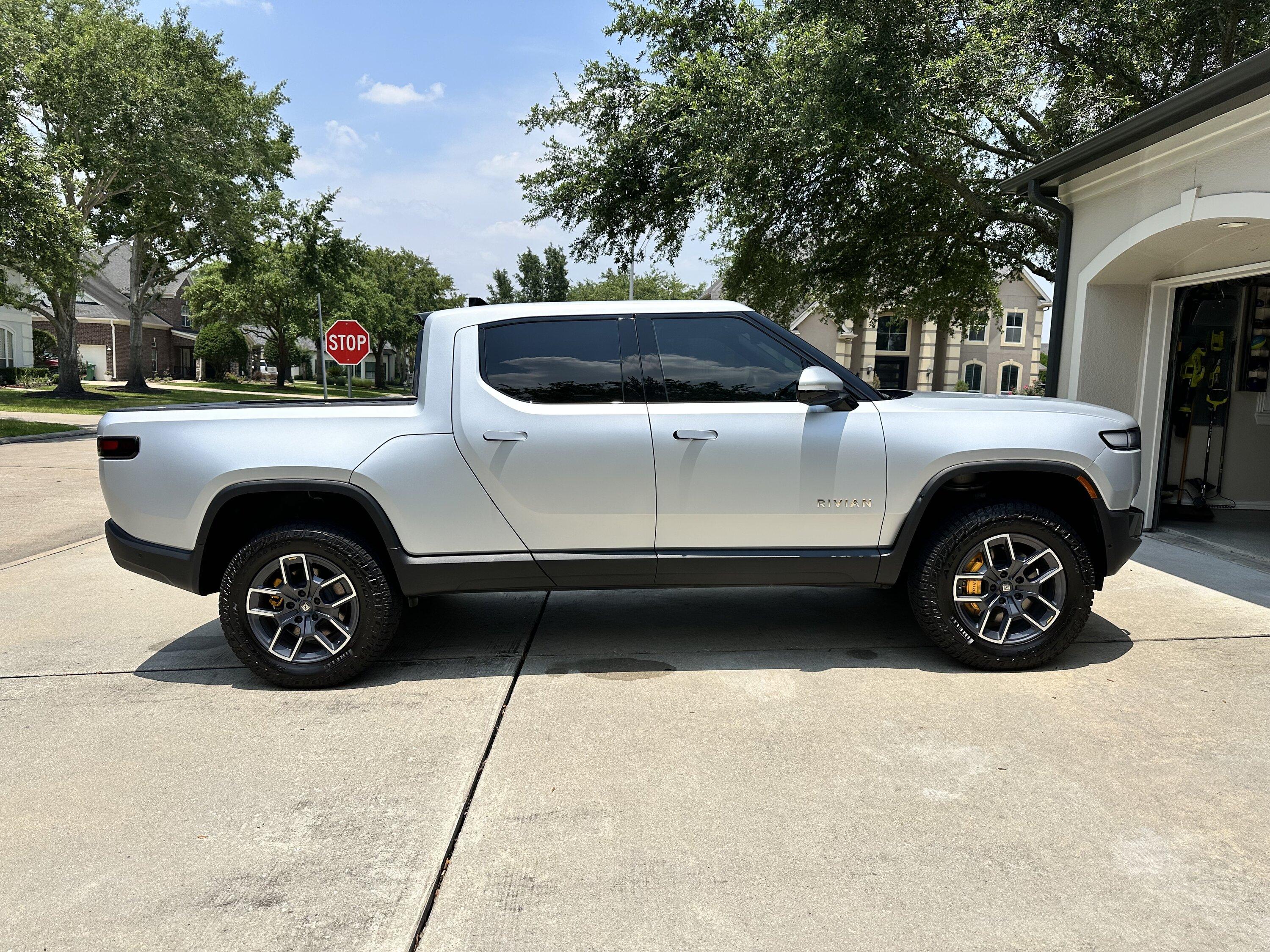 Rivian R1T R1S Matte wrap gang! Let's see photos of your matte Rivian R1T & R1S IMG_2887