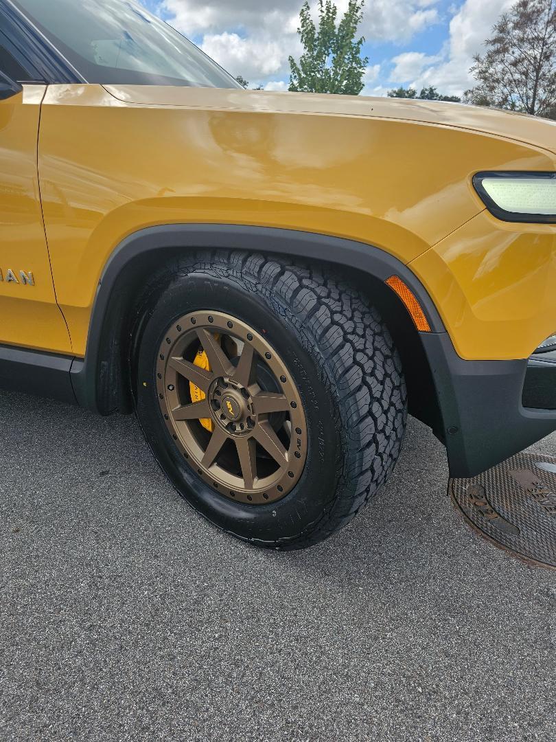 Rivian R1T R1S Phat tires anyone? Wheel4