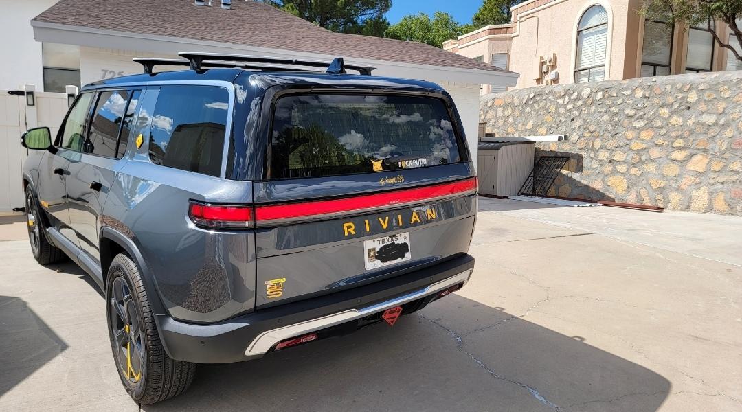 Rivian R1T R1S El CAP GRANITE Rivian Photos Screenshot_20231006_035605_Gallery