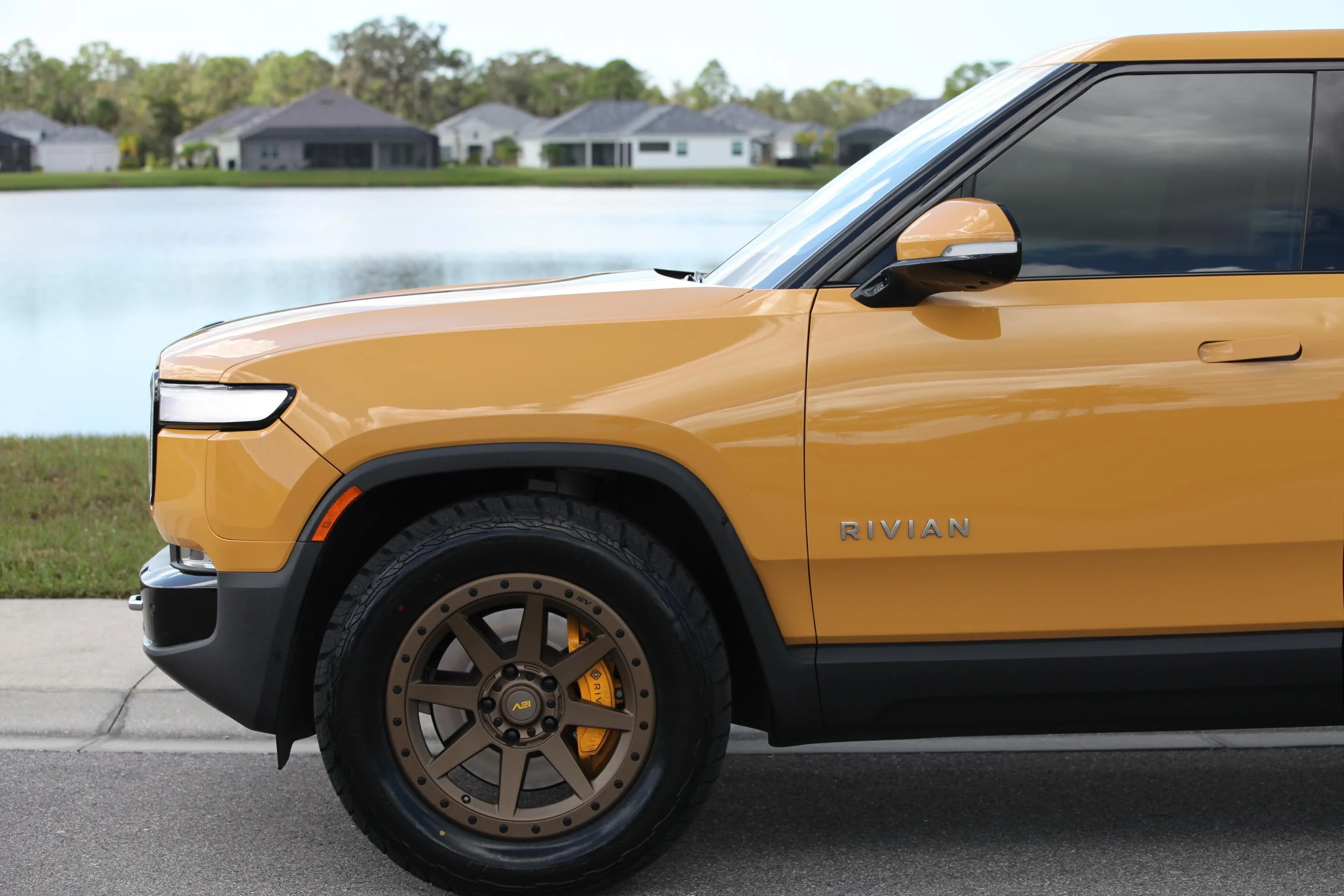 Rivian R1T R1S Phat Tires (285/60/20) Installed Continued... IMG_9304