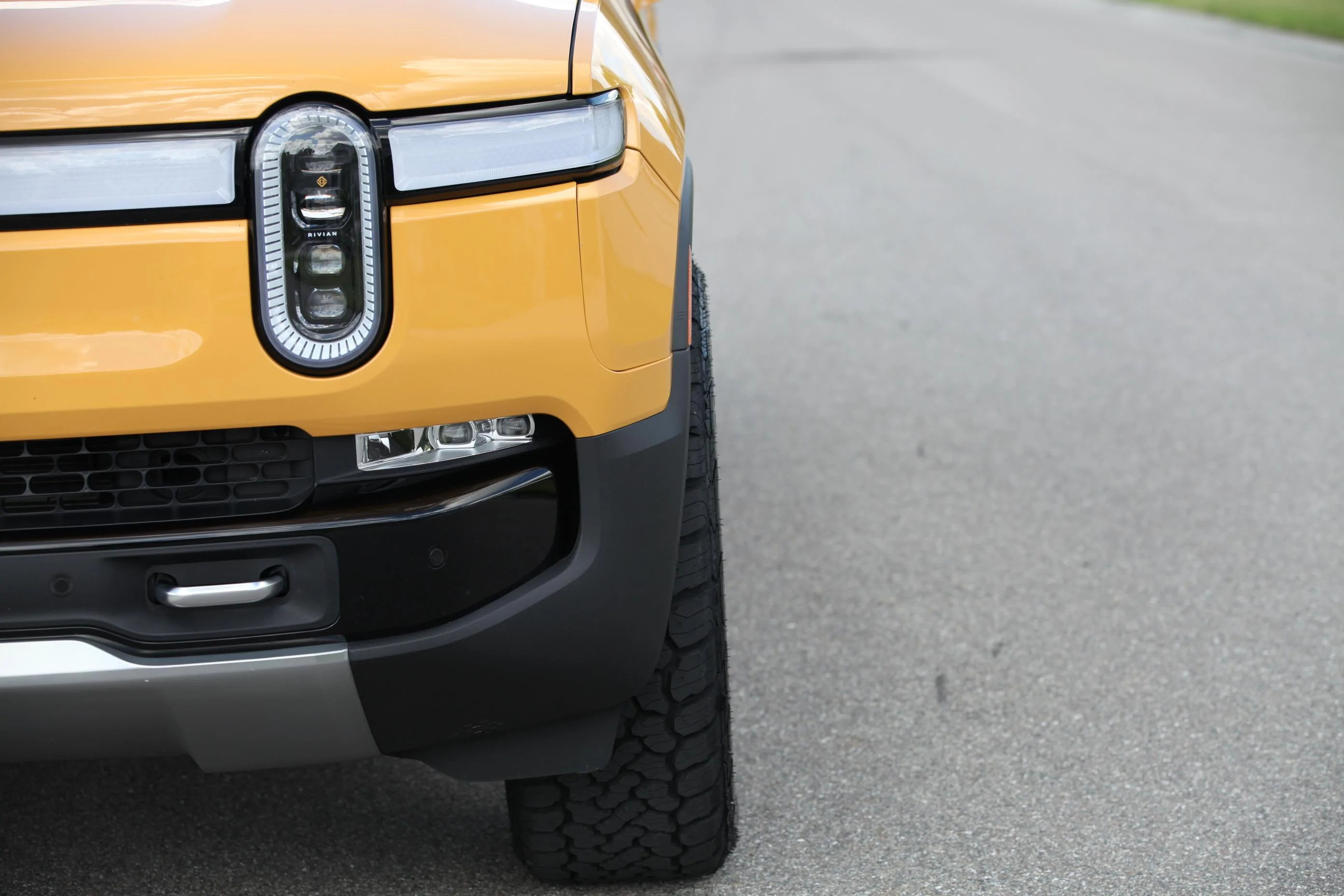 Rivian R1T R1S Phat Tires (285/60/20) Installed Continued... IMG_9312